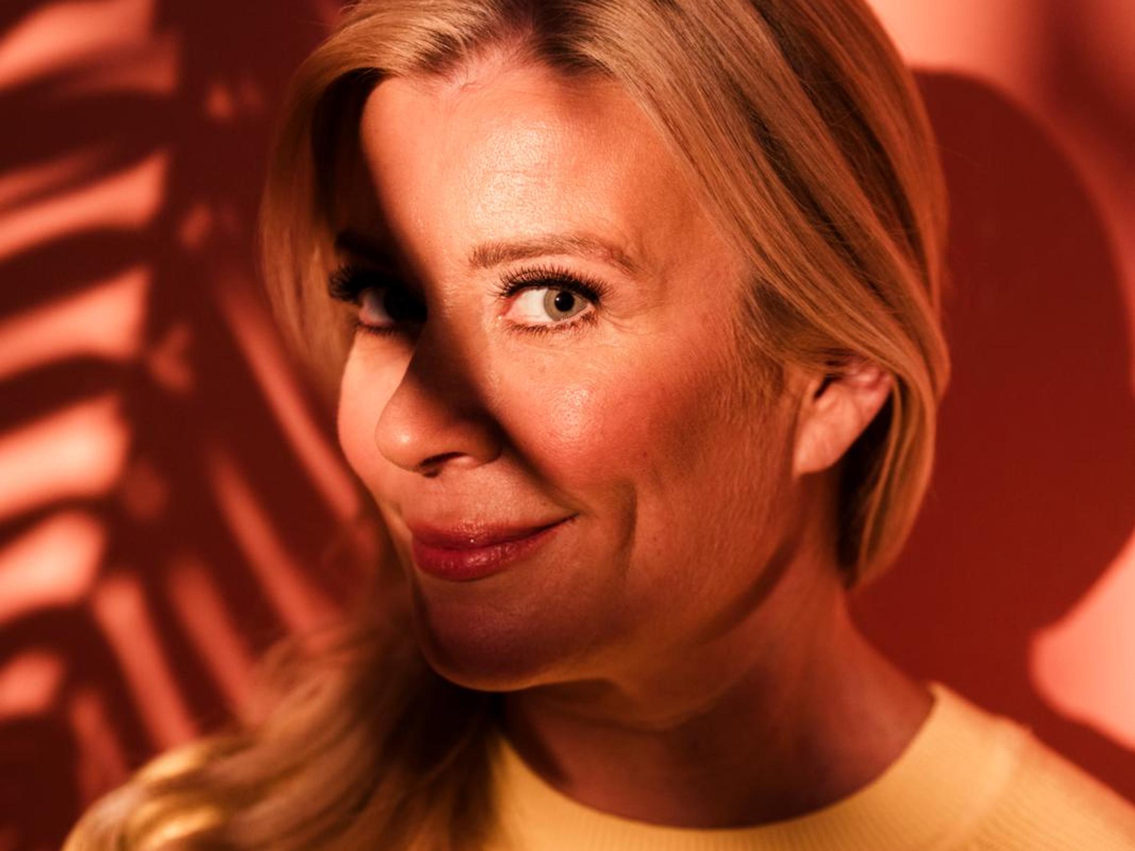 Kirsi Alm-Siira elää Antti-puolisonsa kanssa uusperhearkea, jossa molemmilla on omat rutiininsa – hyvä parisuhde perustuu yhteen olennaiseen asiaan