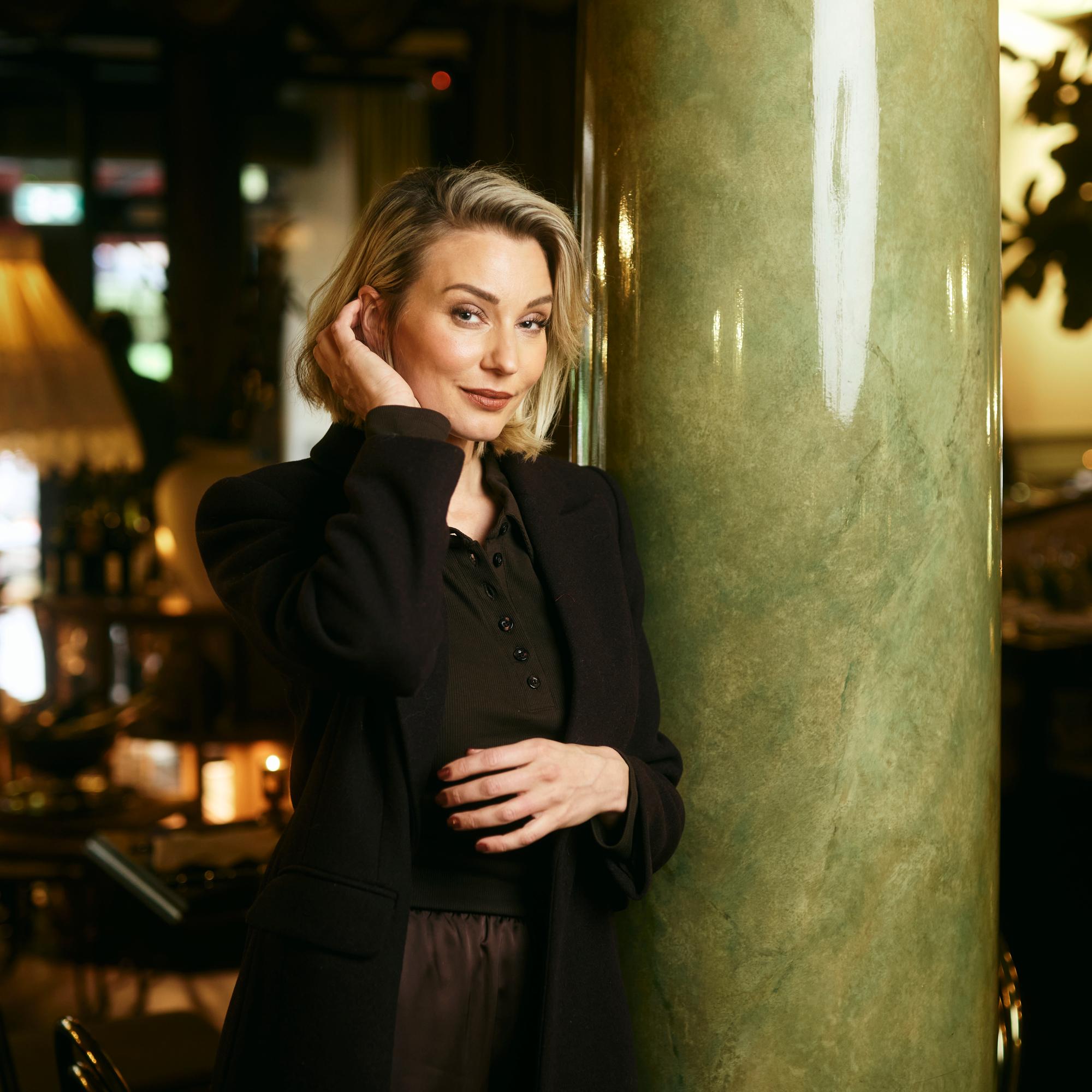 Noora Hautakankaan muisti pätki ja työt venyivät aamuöihin mutta hän kielsi olevansa uupunut – nämä puolison sanat saivat hakeutumaan terapiaan