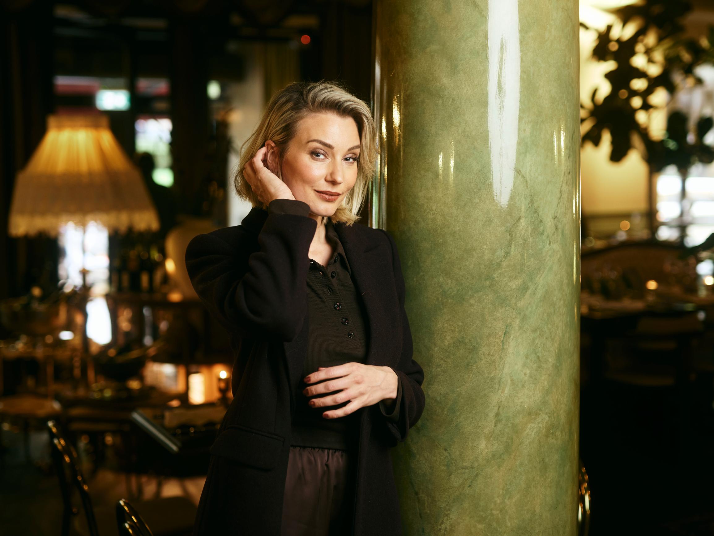 Noora Hautakankaan muisti pätki ja työt venyivät aamuöihin mutta hän kielsi olevansa uupunut – nämä puolison sanat saivat hakeutumaan terapiaan