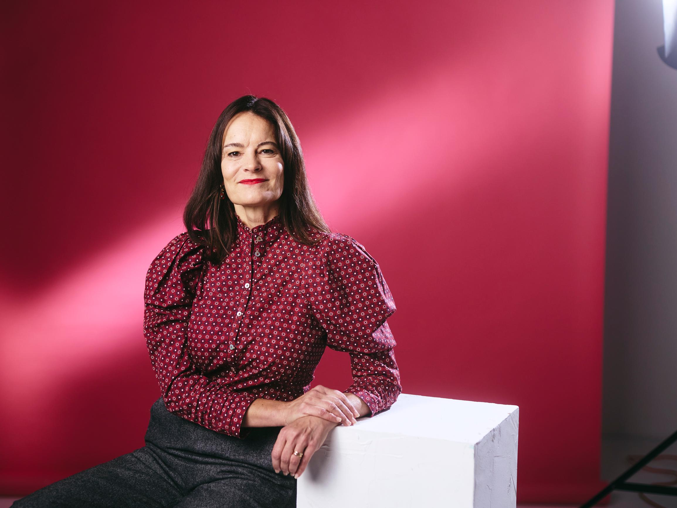 Pitääkö muistisairaan luona vierailla, vaikka tämä ei muistaisi käyntiä? Muistisairaita vanhempiaan hoitanut Hanna Jensen vastaa