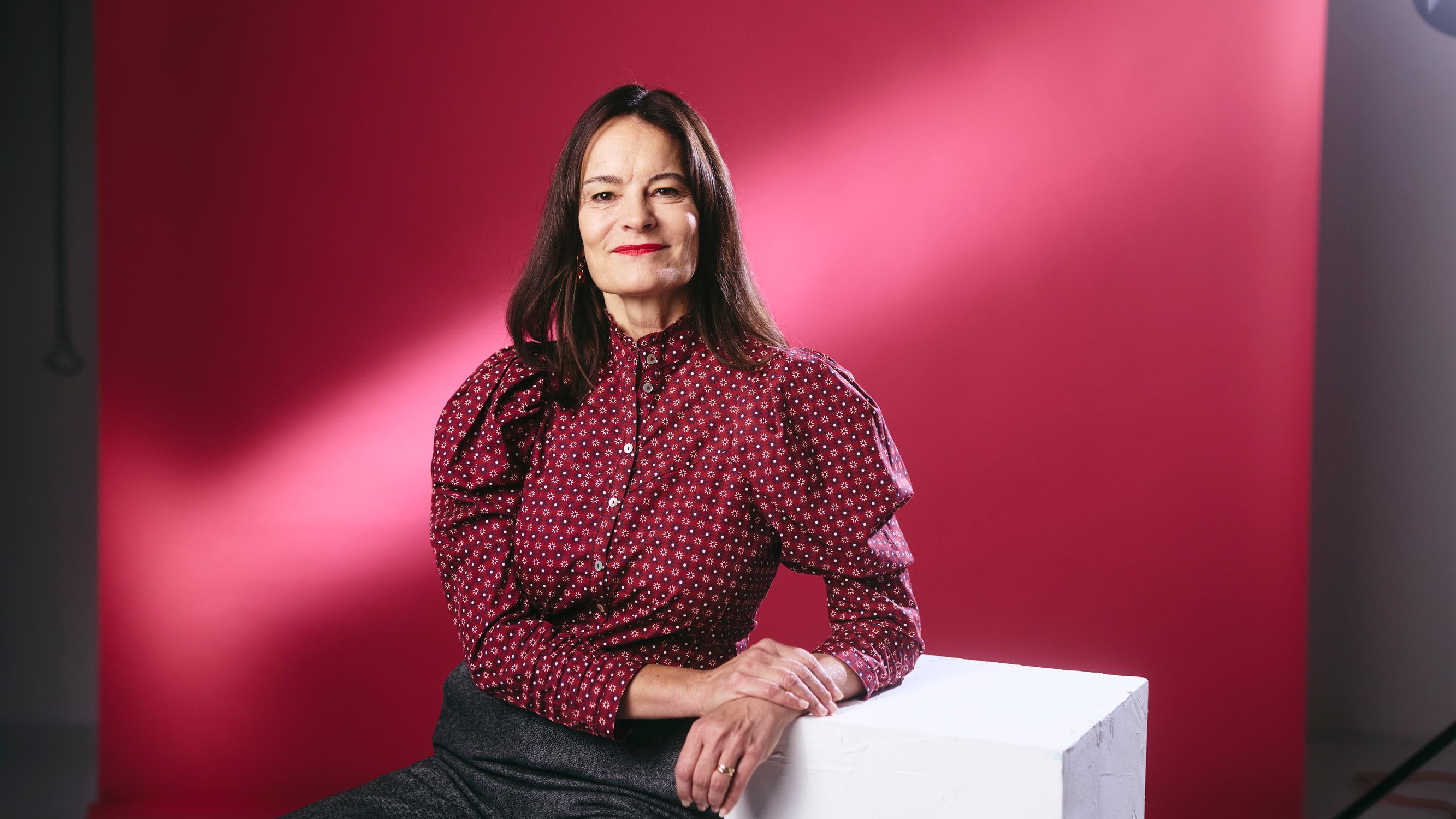 Pitääkö muistisairaan luona vierailla, vaikka tämä ei muistaisi käyntiä? Muistisairaita vanhempiaan hoitanut Hanna Jensen vastaa