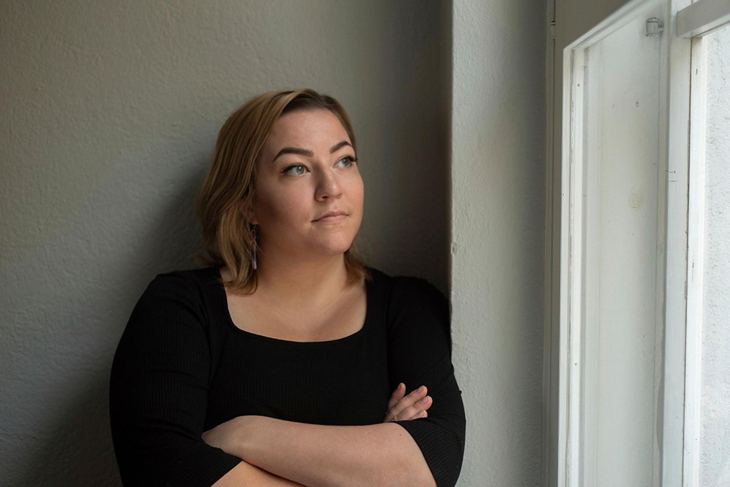 Kuka tahansa voi joutua suhteeseen väärän ihmisen kanssa, tietää lähisuhdeväkivallasta kirjan kirjoittanut Saara Nurmo