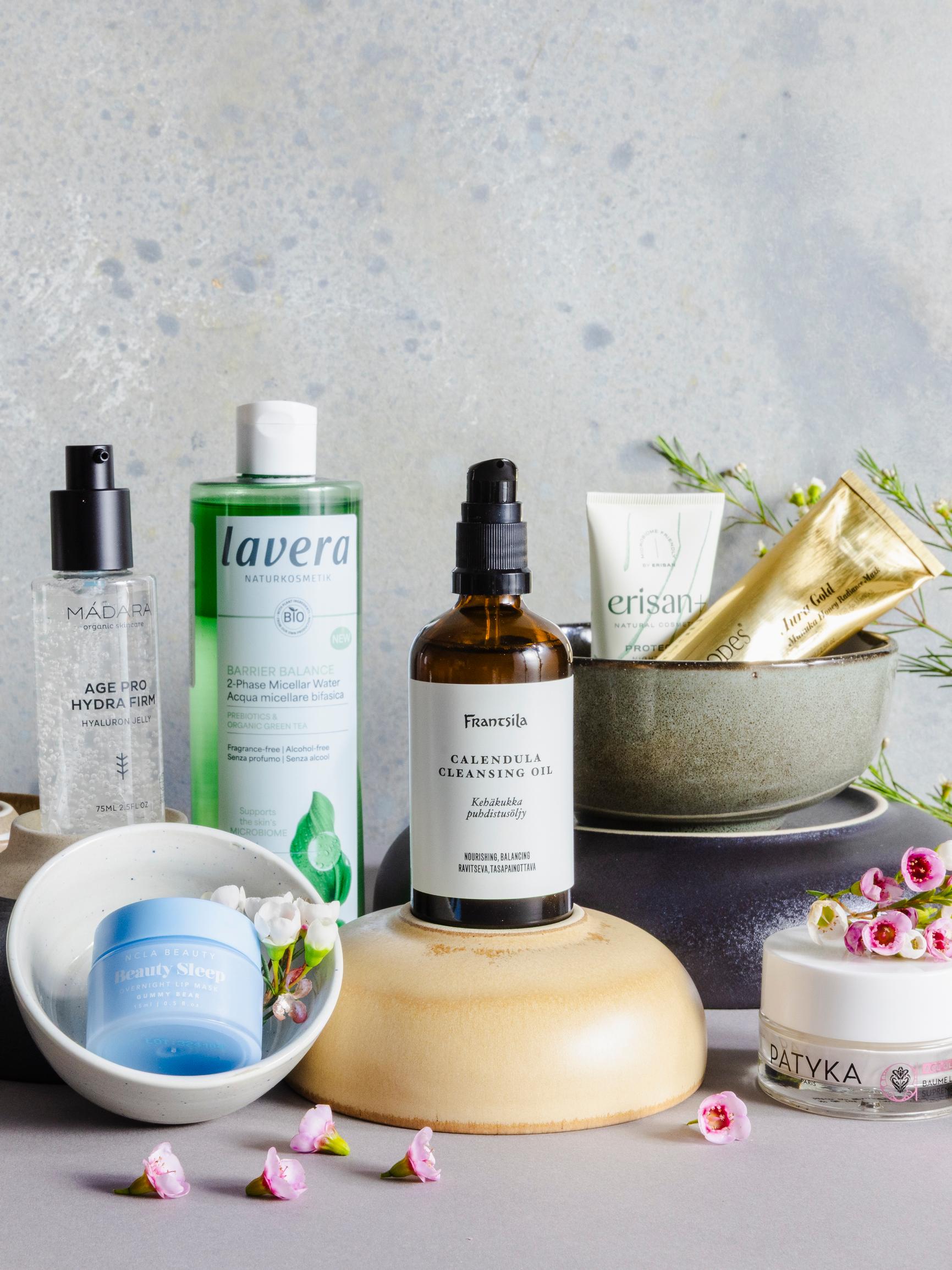 10 parasta ihonhoitotuotetta, jotka ovat luonnonkosmetiikkaa – alle 20 euron yövoide hoitaa ihoa retinolin tavoin