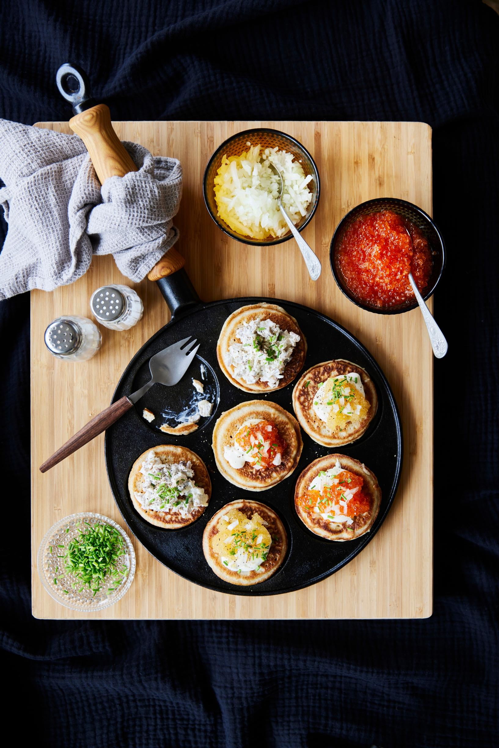 Blinitaikina saa hienoja makuvivahteita, kun se tekeytyy yön yli jääkaapissa. Heli Sutela hemmottelee ystäviään blineillä ja jakaa reseptiään auliisti.