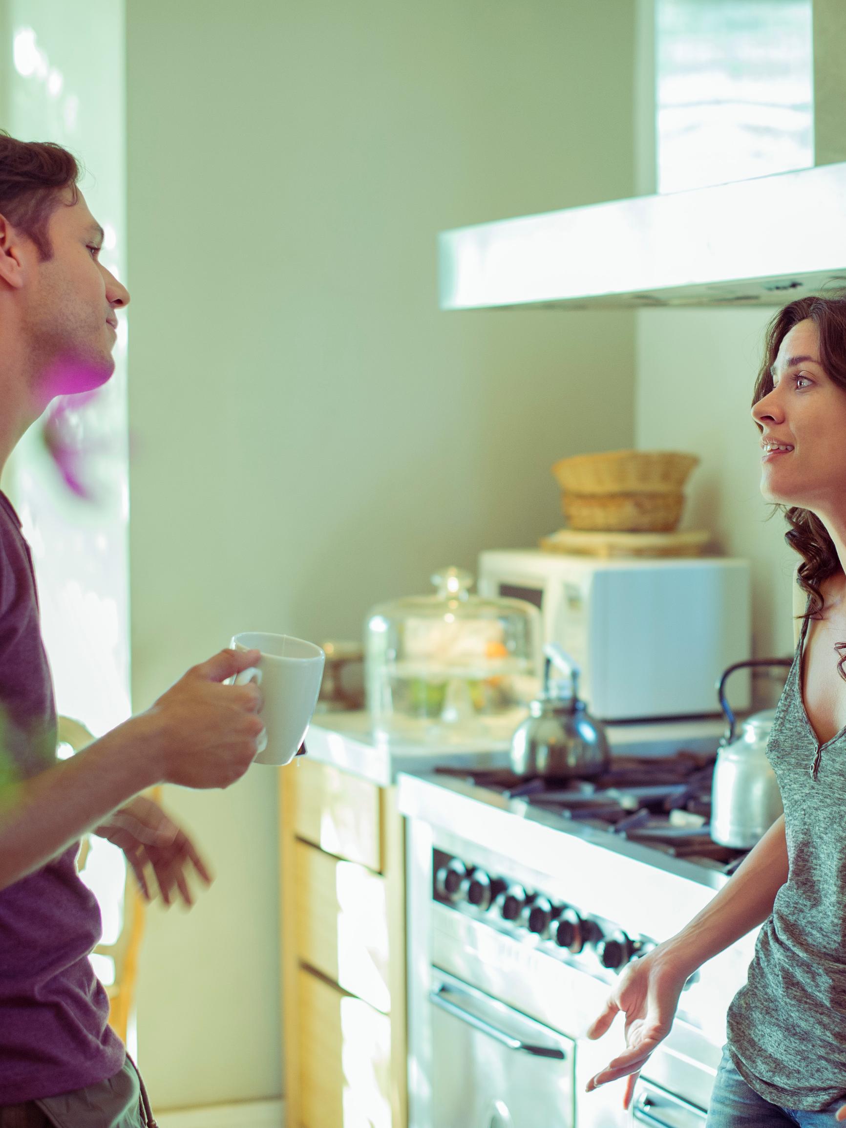 Ärsyttävätkö puolison tavat? Unohda nalkutus ja kokeile sen sijaan näitä kolmea konstia