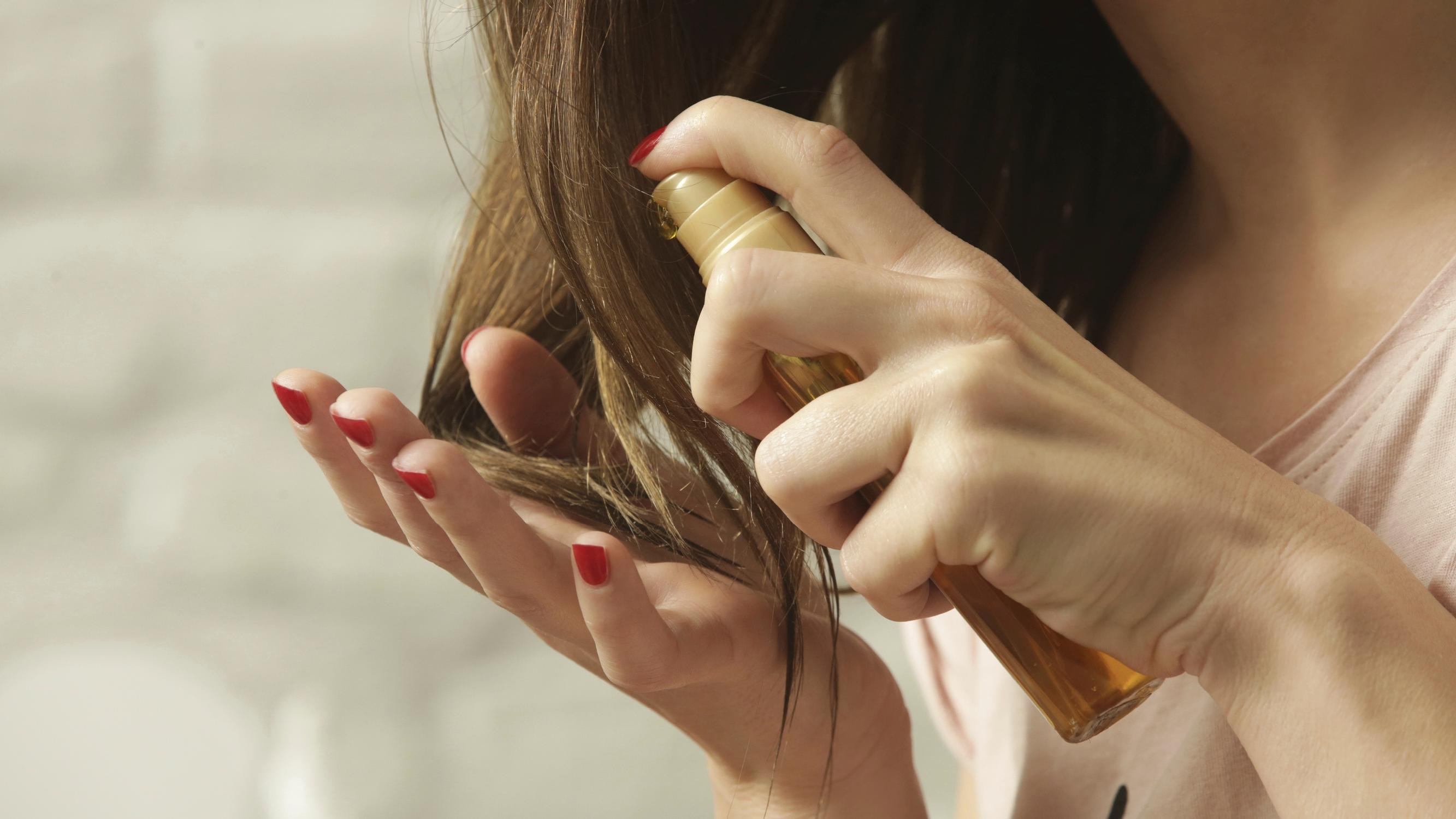 Näin saat hiuksesi kasvamaan nopeammin – yksi vinkeistä liittyy harjaamiseen