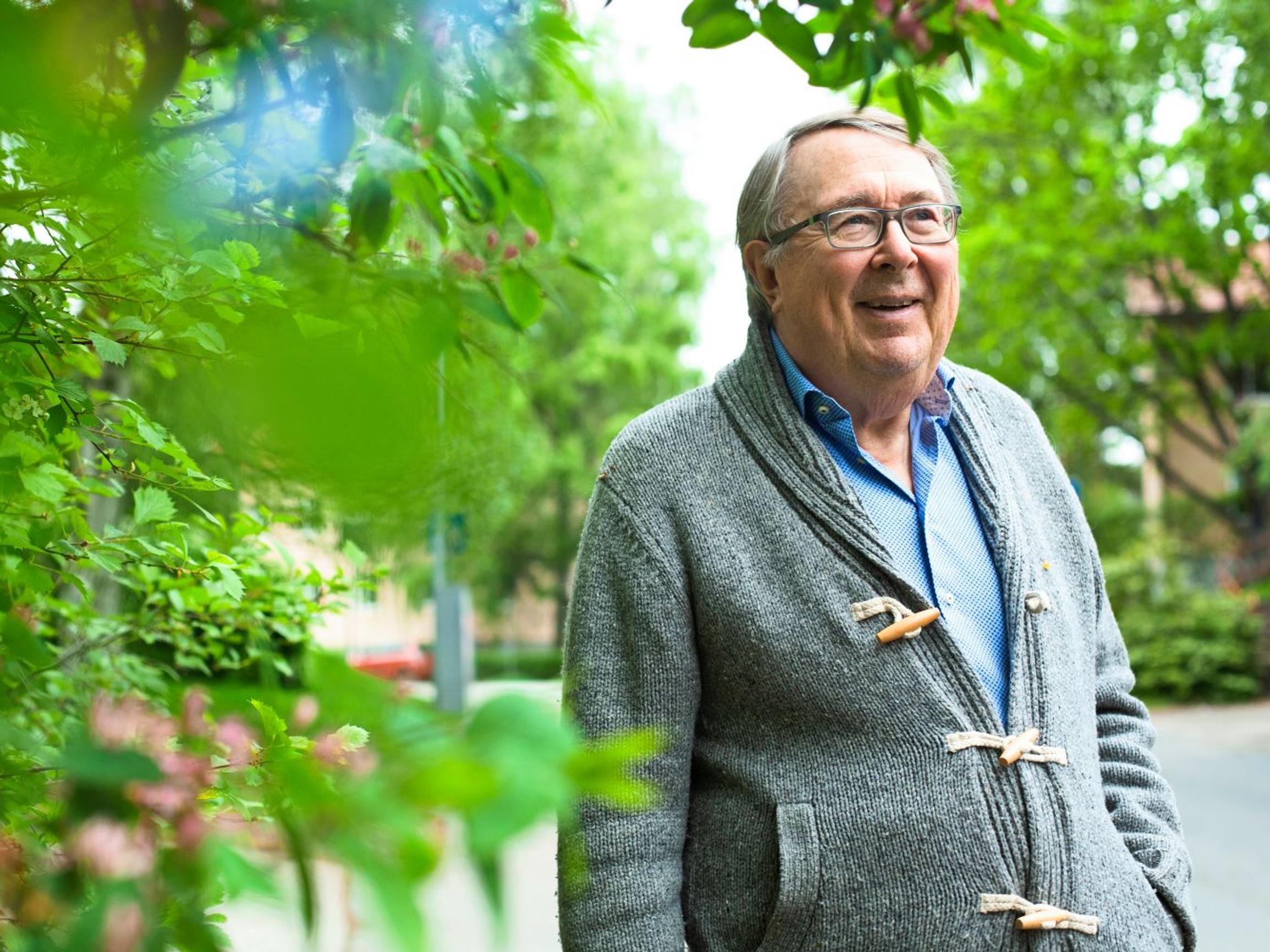 Filosofi Timo Airaksinen on ateisti, joka puolustaa henkisyyttä: ”Henkisyys on vastamyrkkyä roboteille ja tekoälylle”