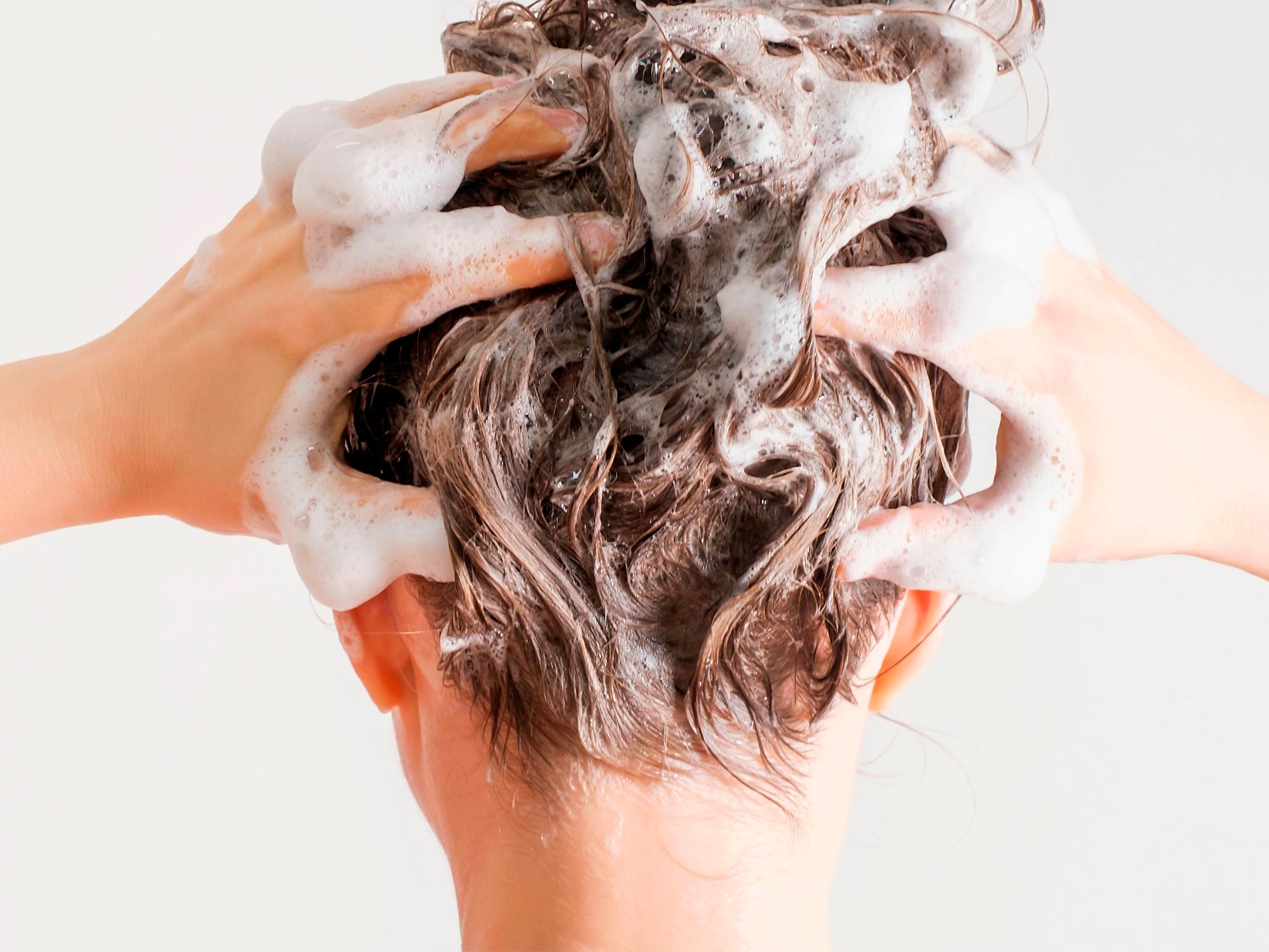 Toimitus paljastaa 5 luottosampoota – nämä kaksi tuotetta saavat hiukset tuntumaan siltä kuin olisi käynyt kampaajalla