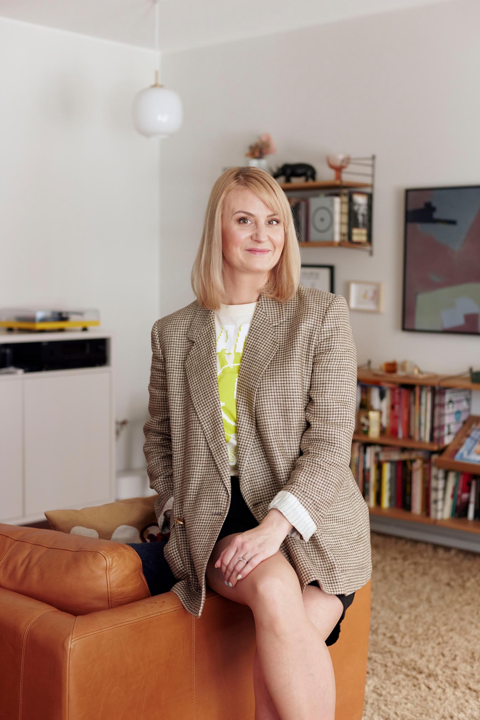 Lastenkirjailija Maikki Harjanteen tytär Tuuva löysi vasta aikuisiällä uran kirjojen parissa: ”Uskon, että äiti olisi halunnut, että tämä menee näin”