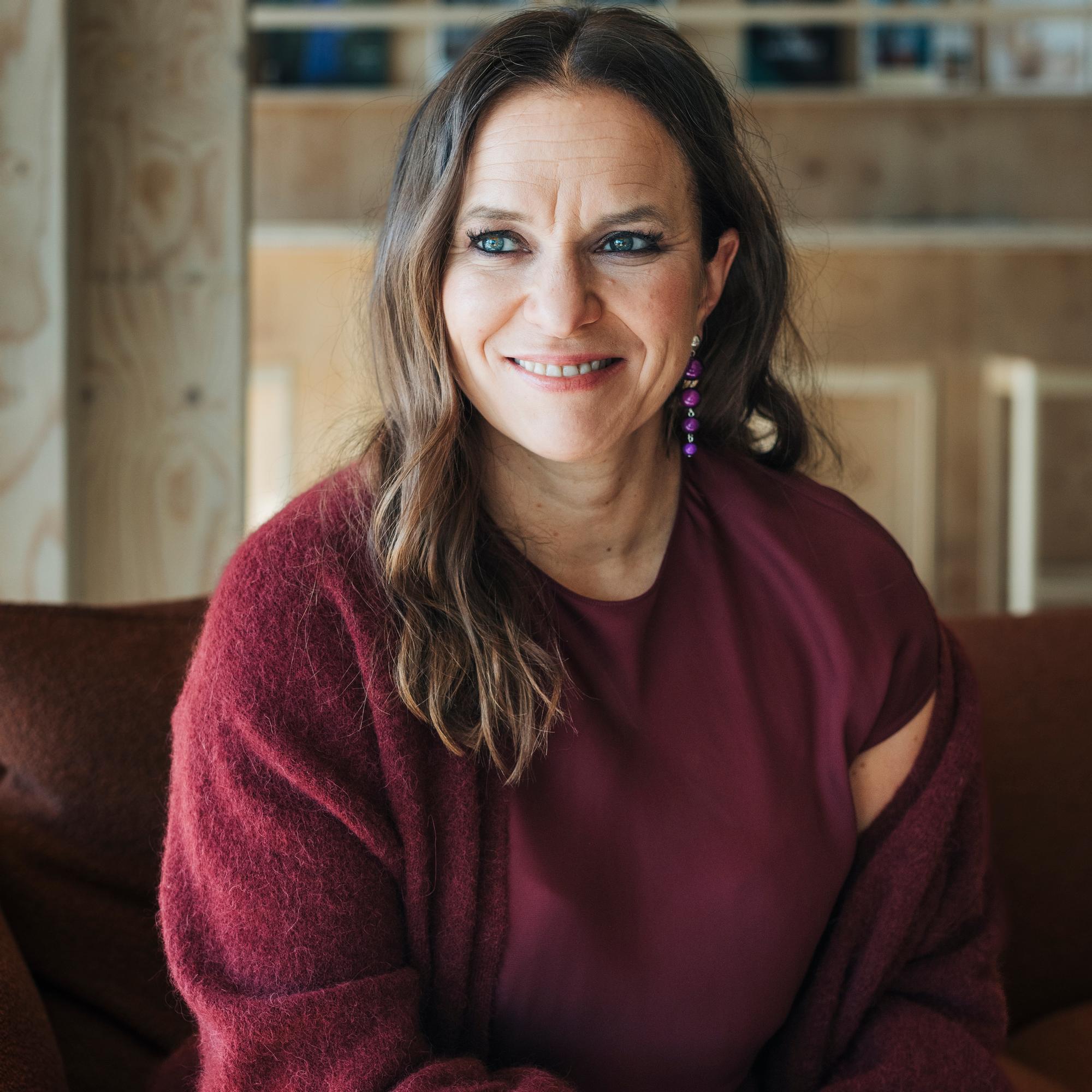 Menestyskirjailija Satu Rämö on yksinäinen tavalla, jota läheistenkin on vaikeaa ymmärtää: ”Tunnen, että kukaan ei todella tajua minua” 