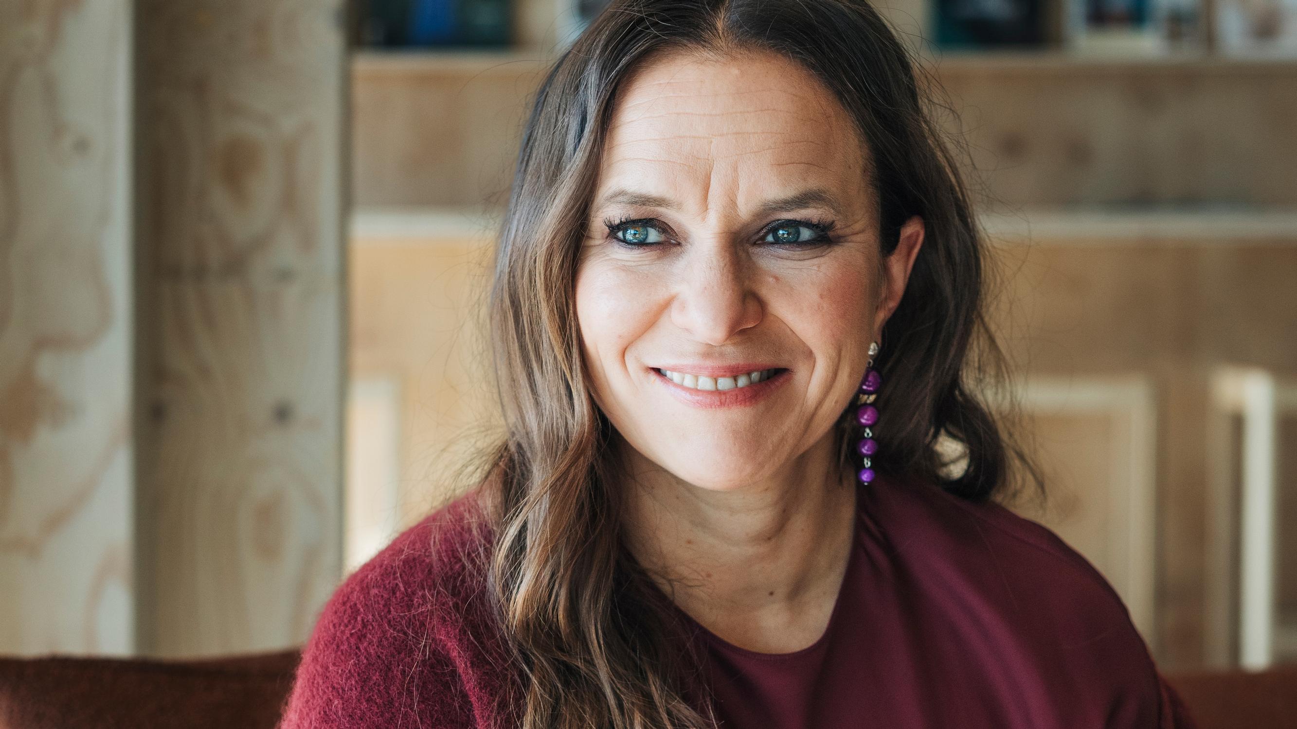 Menestyskirjailija Satu Rämö on yksinäinen tavalla, jota läheistenkin on vaikeaa ymmärtää: ”Tunnen, että kukaan ei todella tajua minua” 