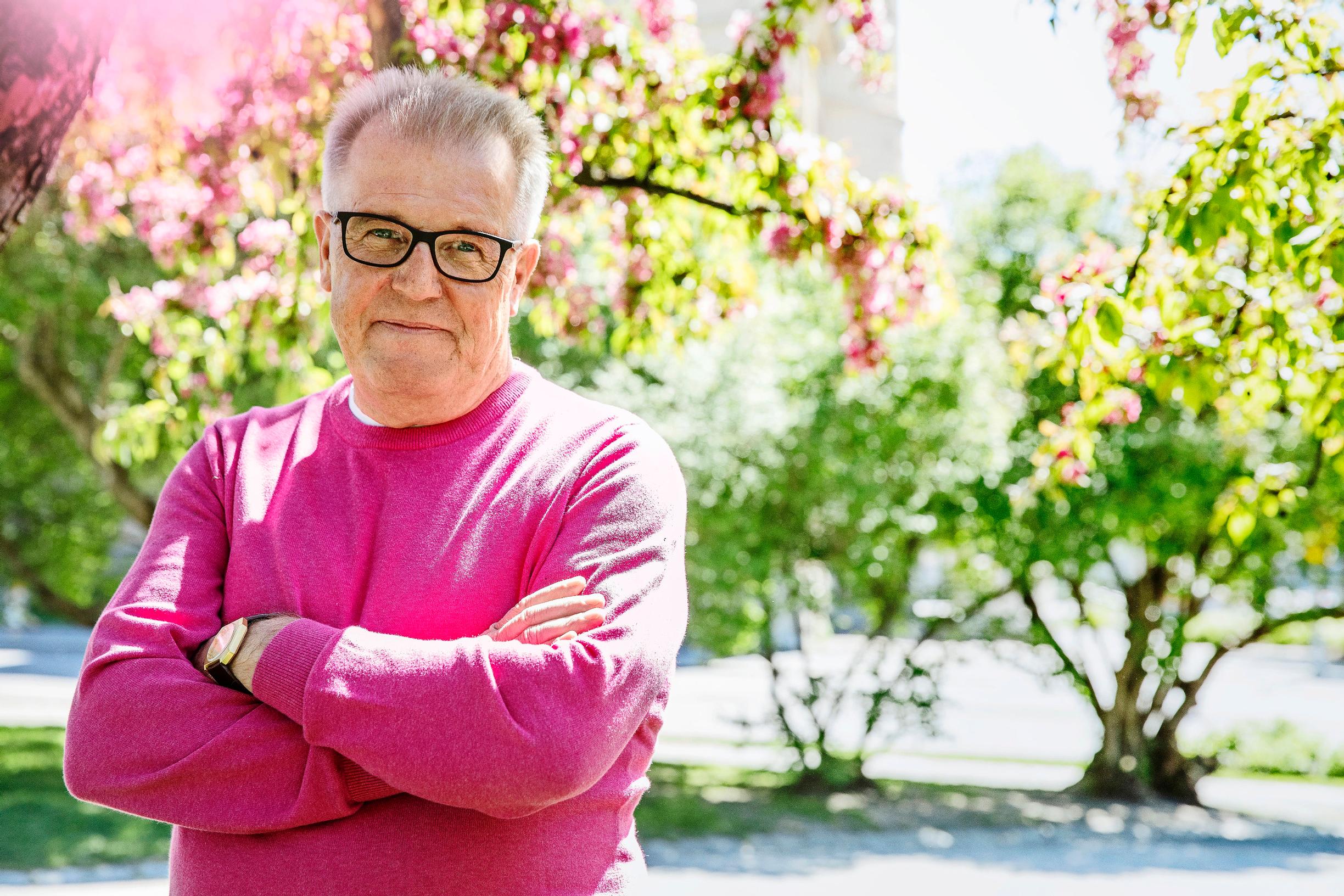 Rakkaudeton lapsuus kulkee aina mukana – Kari Karjalainen: ”En ole uskaltanut sitoutua, koska olen pelännyt hylkäämistä”