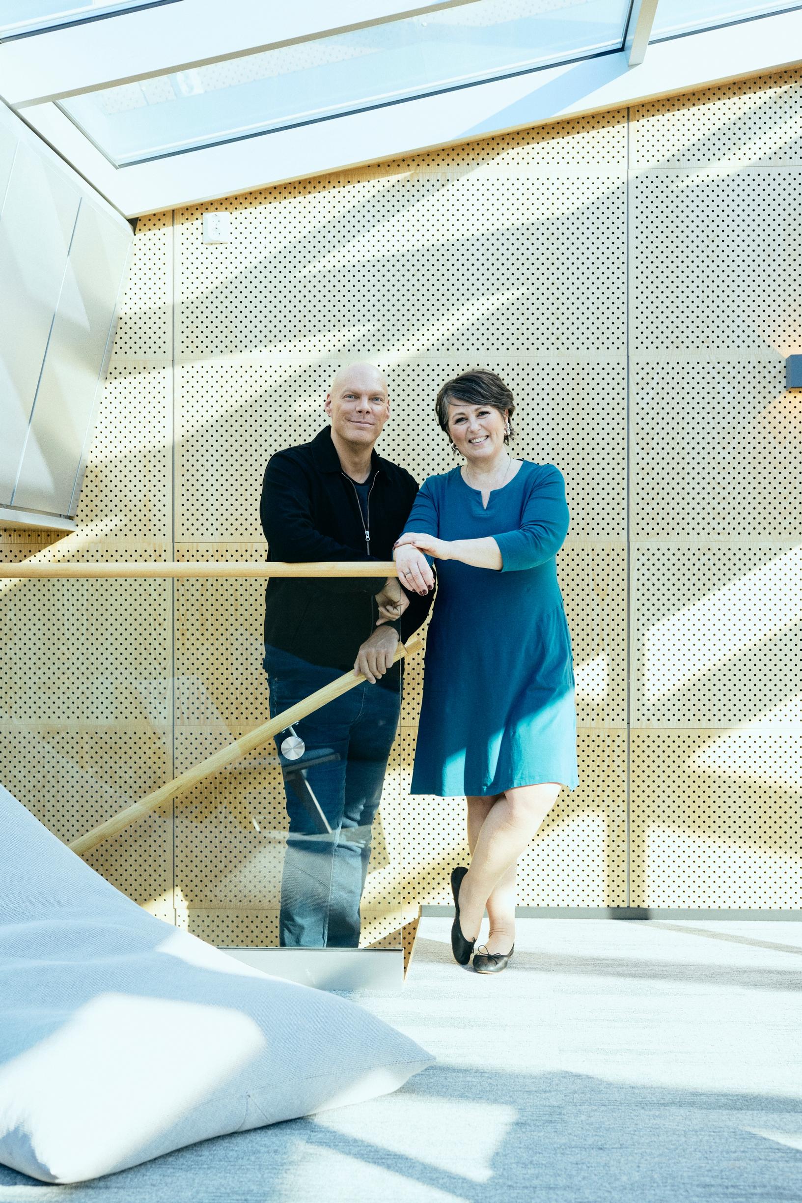 Antti Ervasti ja Marianna Stolbow tietävät, mikä hiertää suomalaisten parisuhteissa: ”Kriisien taustalla on usein sama kipupiste”