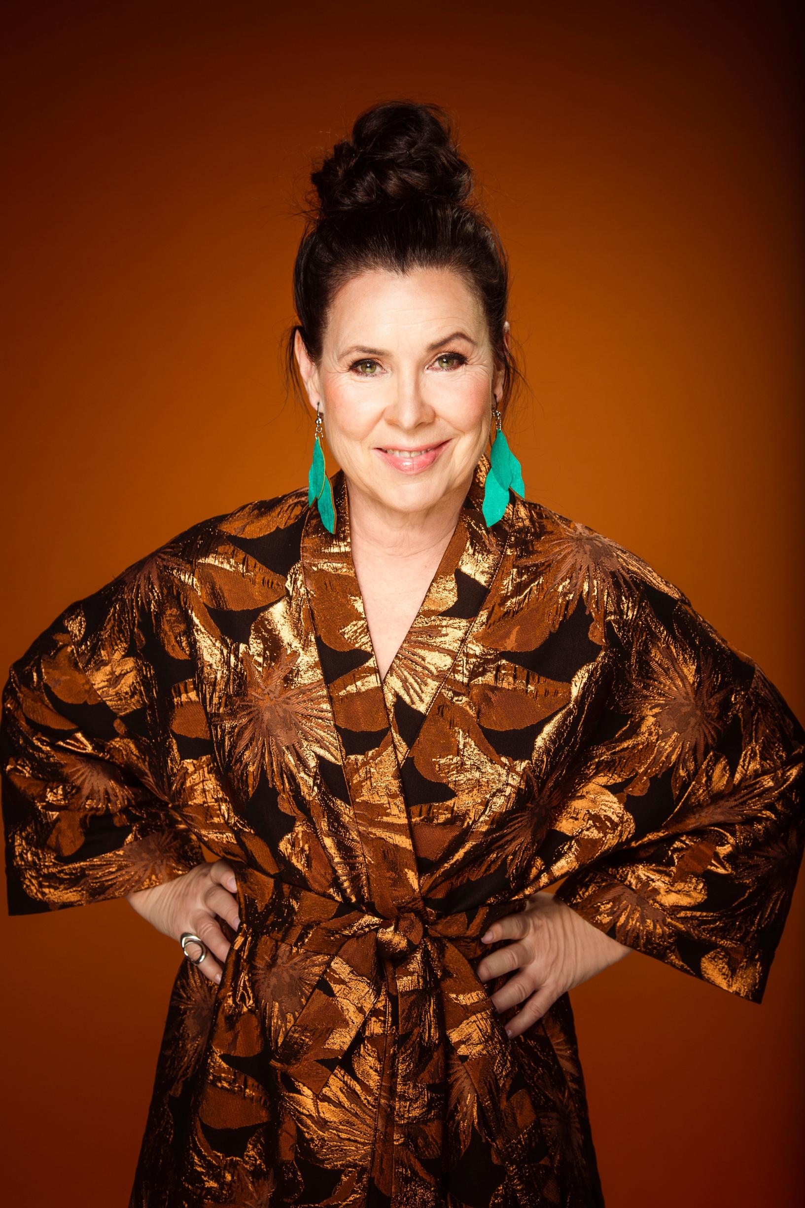 Näyttelijä Aino Seppo häkeltyi, miten sisäänrakennettua nuoruuden vaatimus on: ”Ikääntymistä ei saisi alkaa pelätä, piilotella ja korjailla”