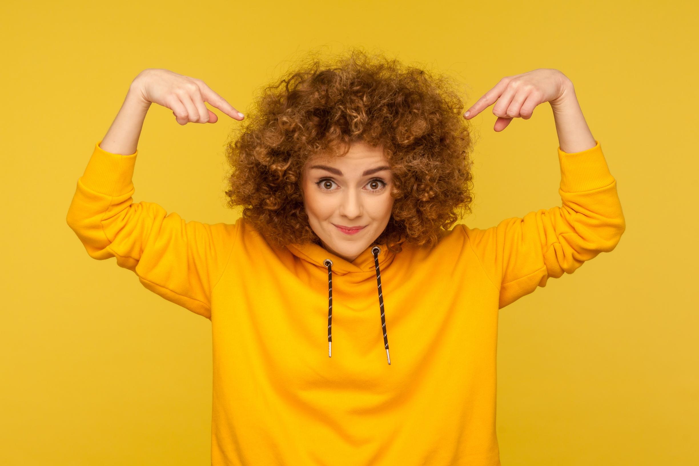 Onko sinullakin ohuet hiukset? Näin saat loihdittua itsellesi tuuhean tukan – katso kampaajamestarin vinkit