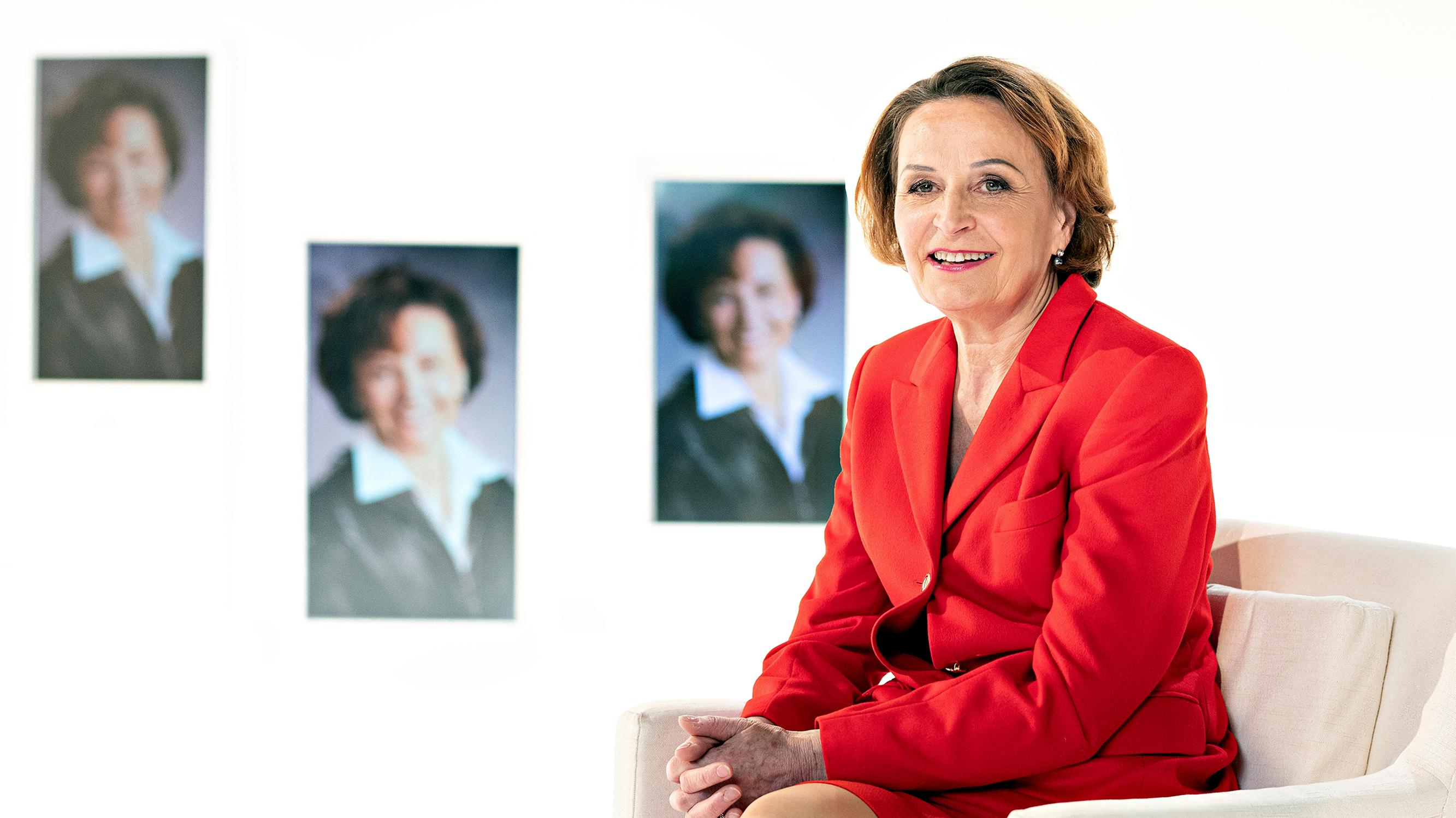 Anneli Jäätteenmäki, 68, nousi ensimmäisenä naisena Suomen pääministeriksi: ”Yksi nainen eturivissä ei vielä tarkoita tasa-arvoa”