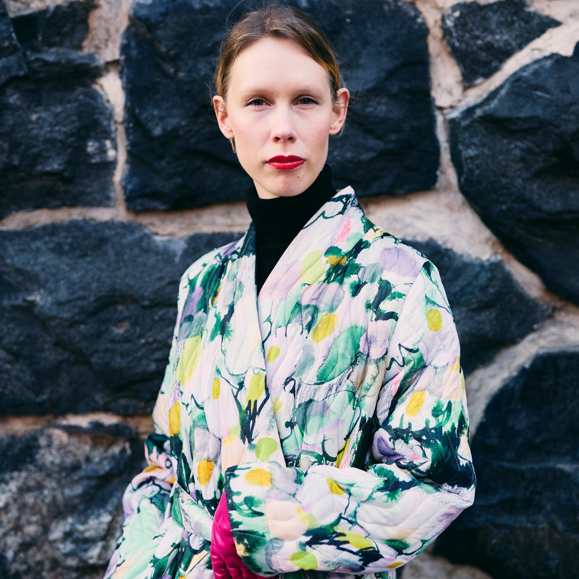 Cp-vammainen Riikka Leinonen joutui keskeyttämään opintonsa - nyt hän on Finlandia-palkittu kirjailija