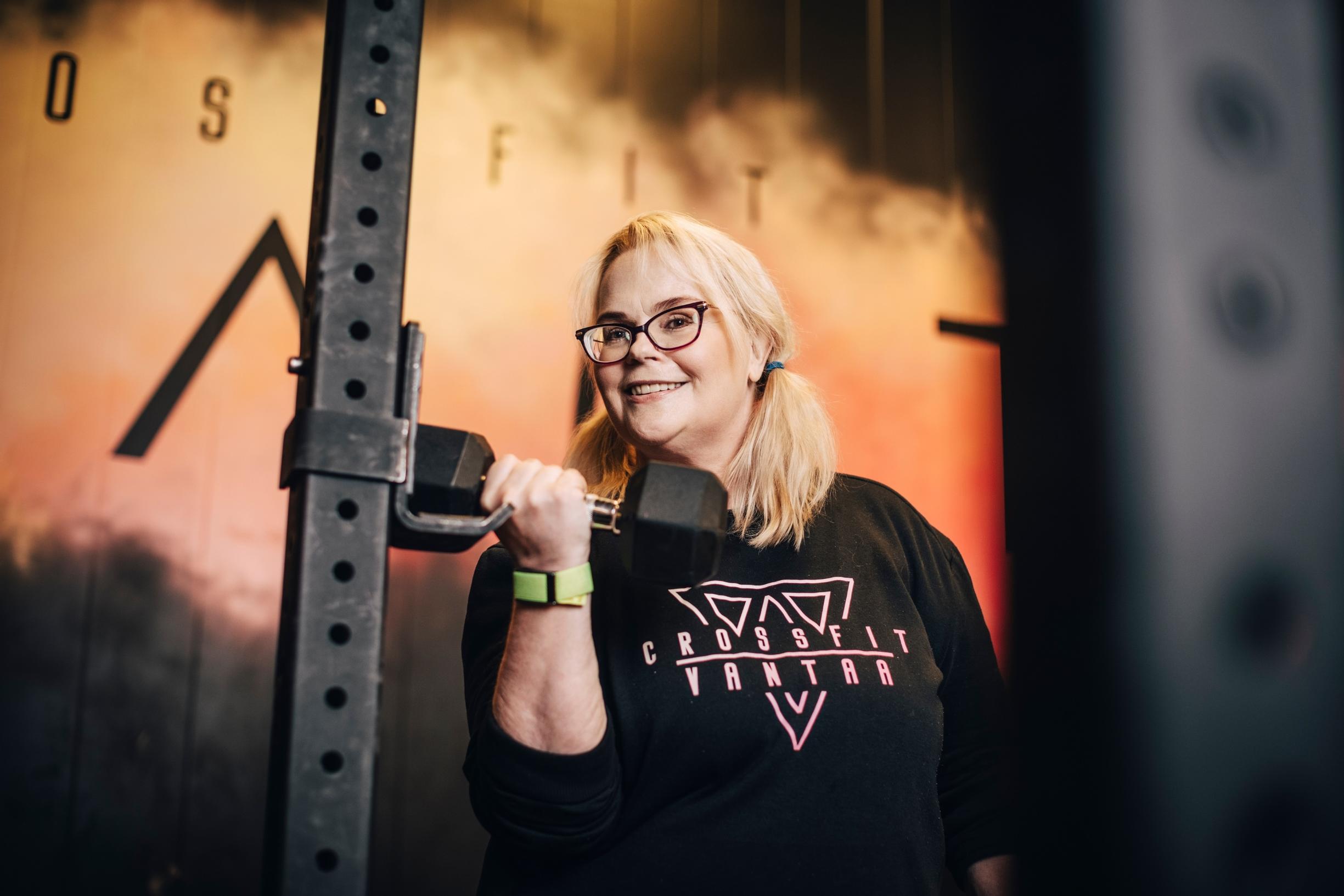 Ritva vältteli liikuntaa, kunnes siskontyttö houkutteli hänet salille: ”Crossfit muutti elämäni viisikymppisenä”