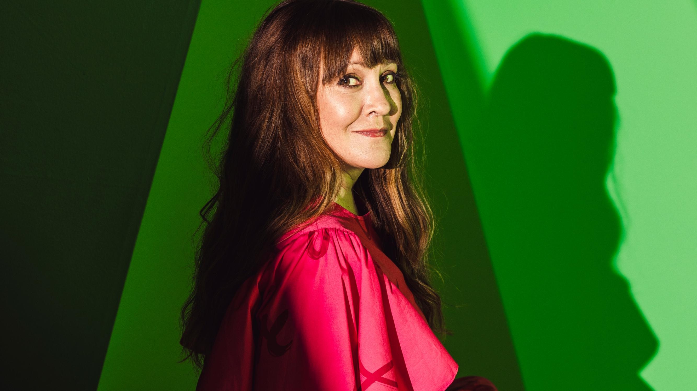 Vuokko Hovatta meni kihloihin ruotsalaispuolisonsa kanssa: ”Olen onnekas, että löysin vielä 48-vuotiaana sopivan puolison”