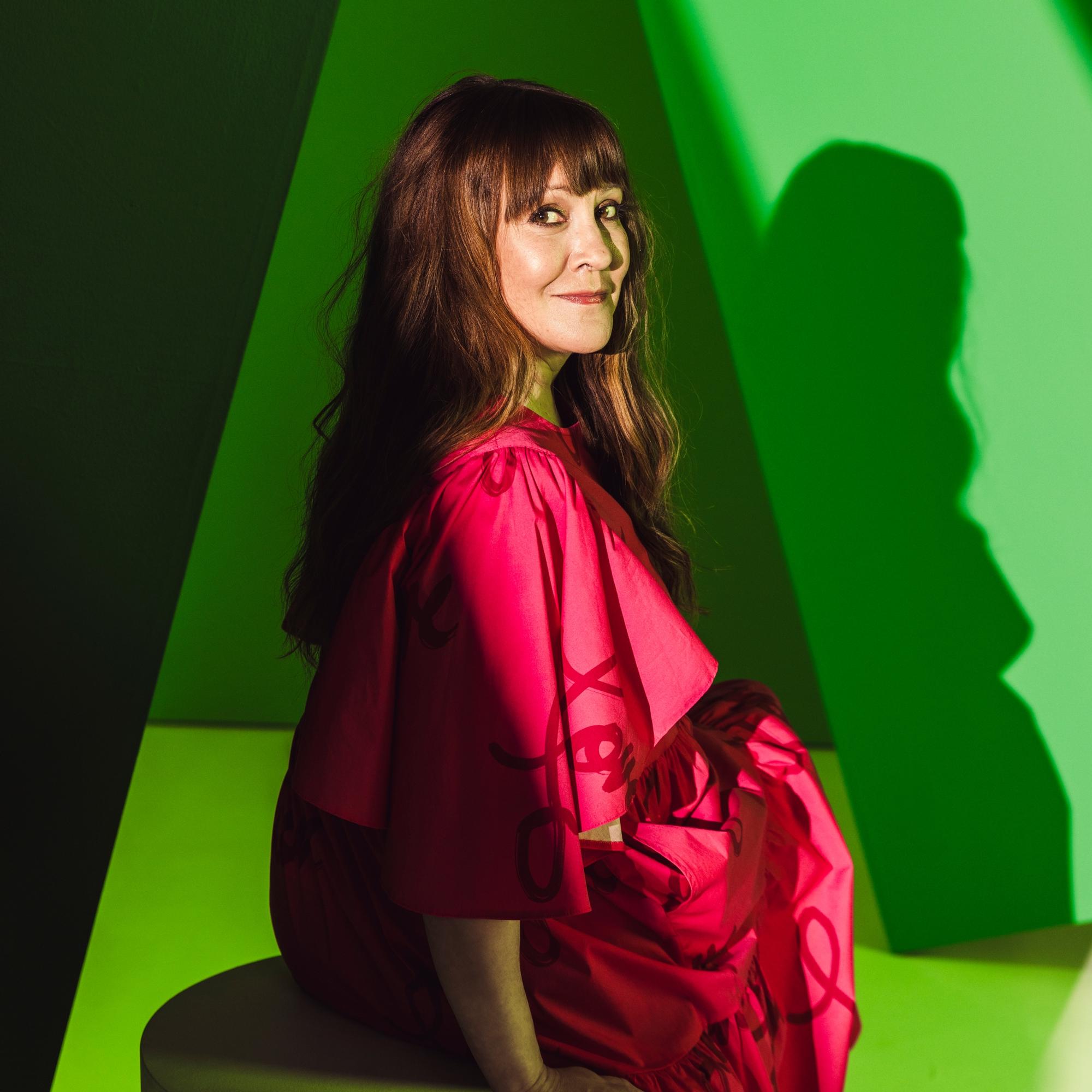 Vuokko Hovatta meni kihloihin ruotsalaispuolisonsa kanssa: ”Olen onnekas, että löysin vielä 48-vuotiaana sopivan puolison”