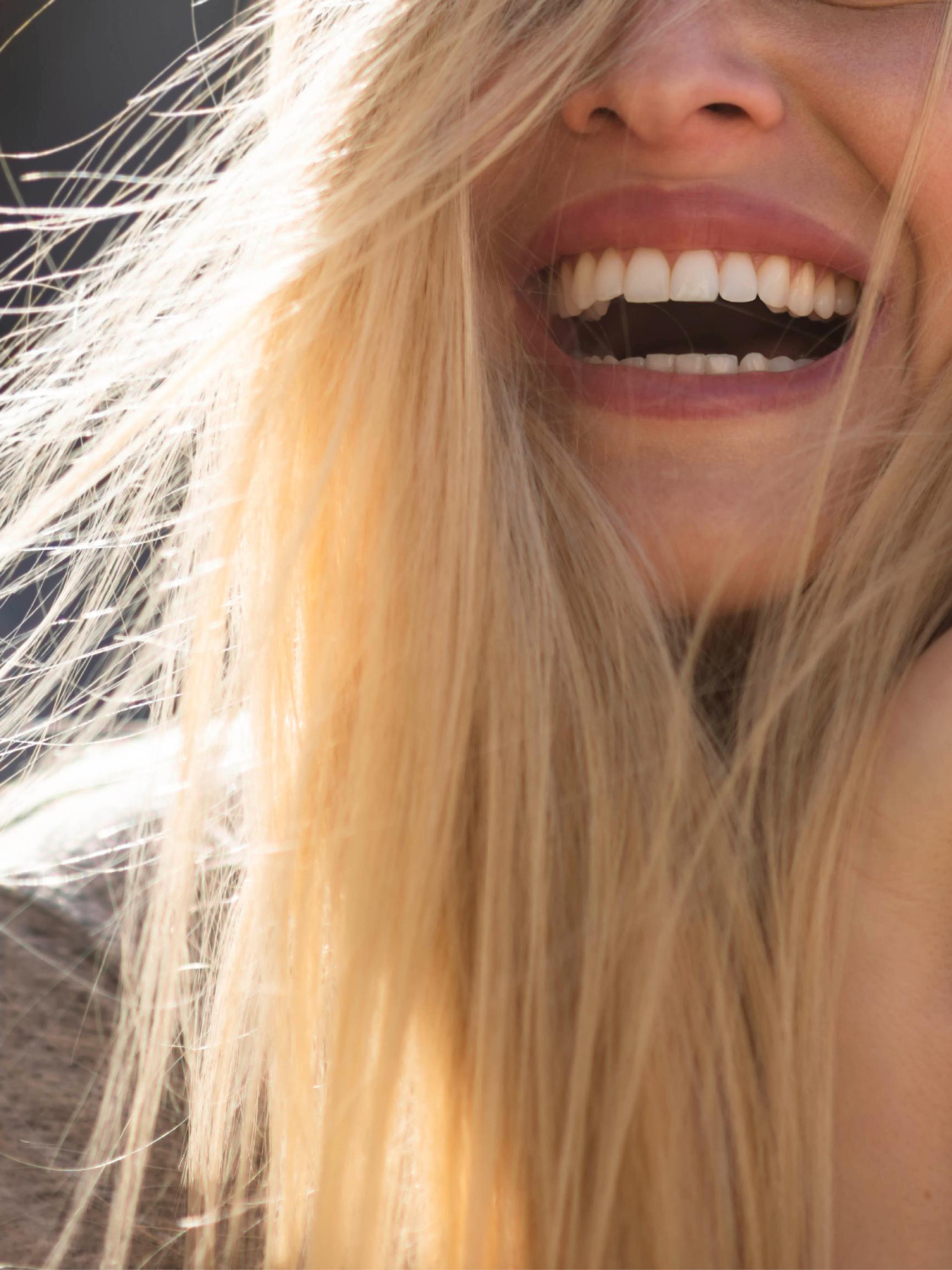 Haluatko lisää kiiltoa hiuksiisi? Valitsimme 5 tuotetta, joiden jälkeen hiuksesi näyttävät kuin olisit juuri tullut kampaajalta