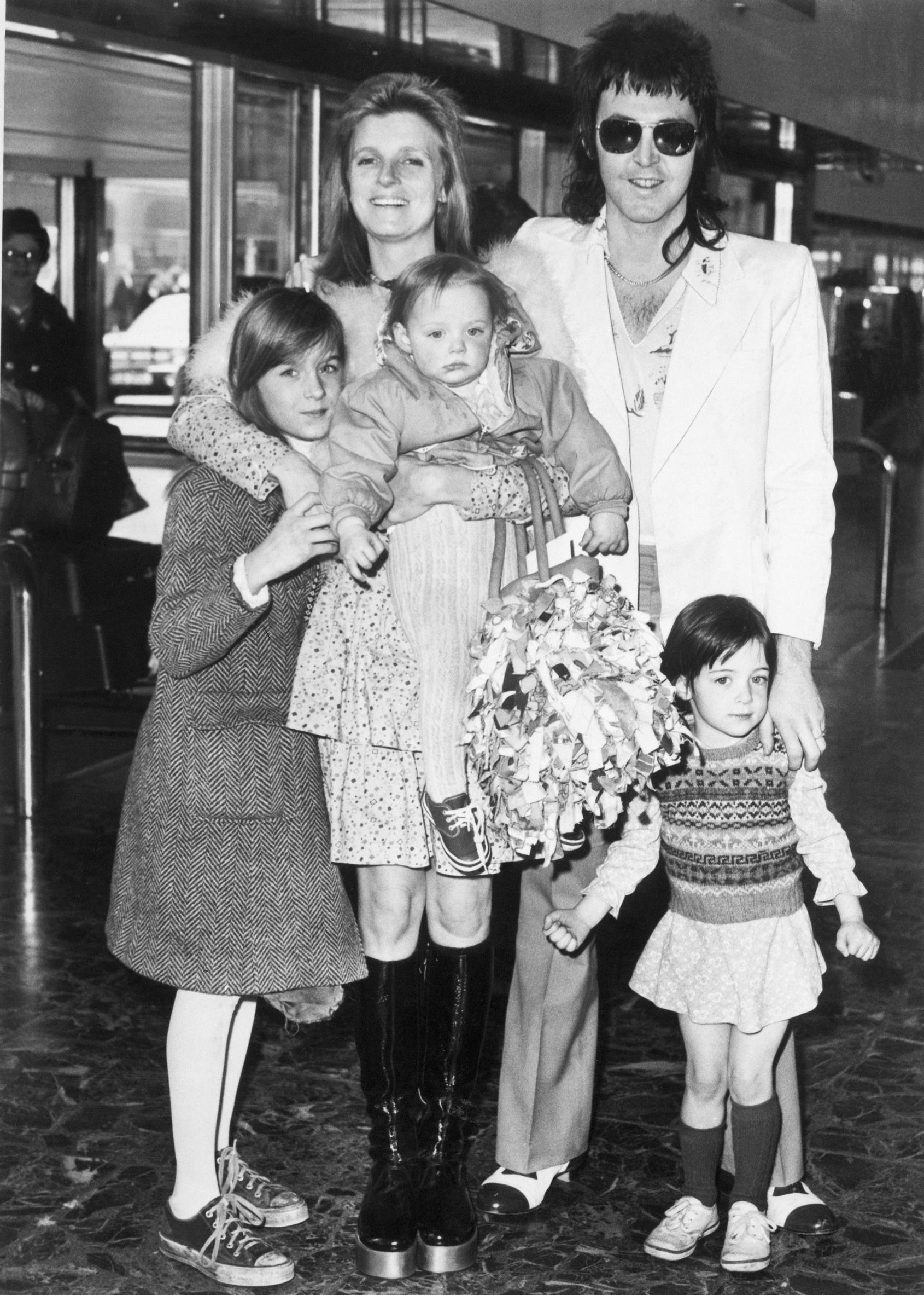 Paul ja Linda McCartney sekä lapset Heather, Stella ja Mary lähtivät Jamaikan-lomalle 1972.