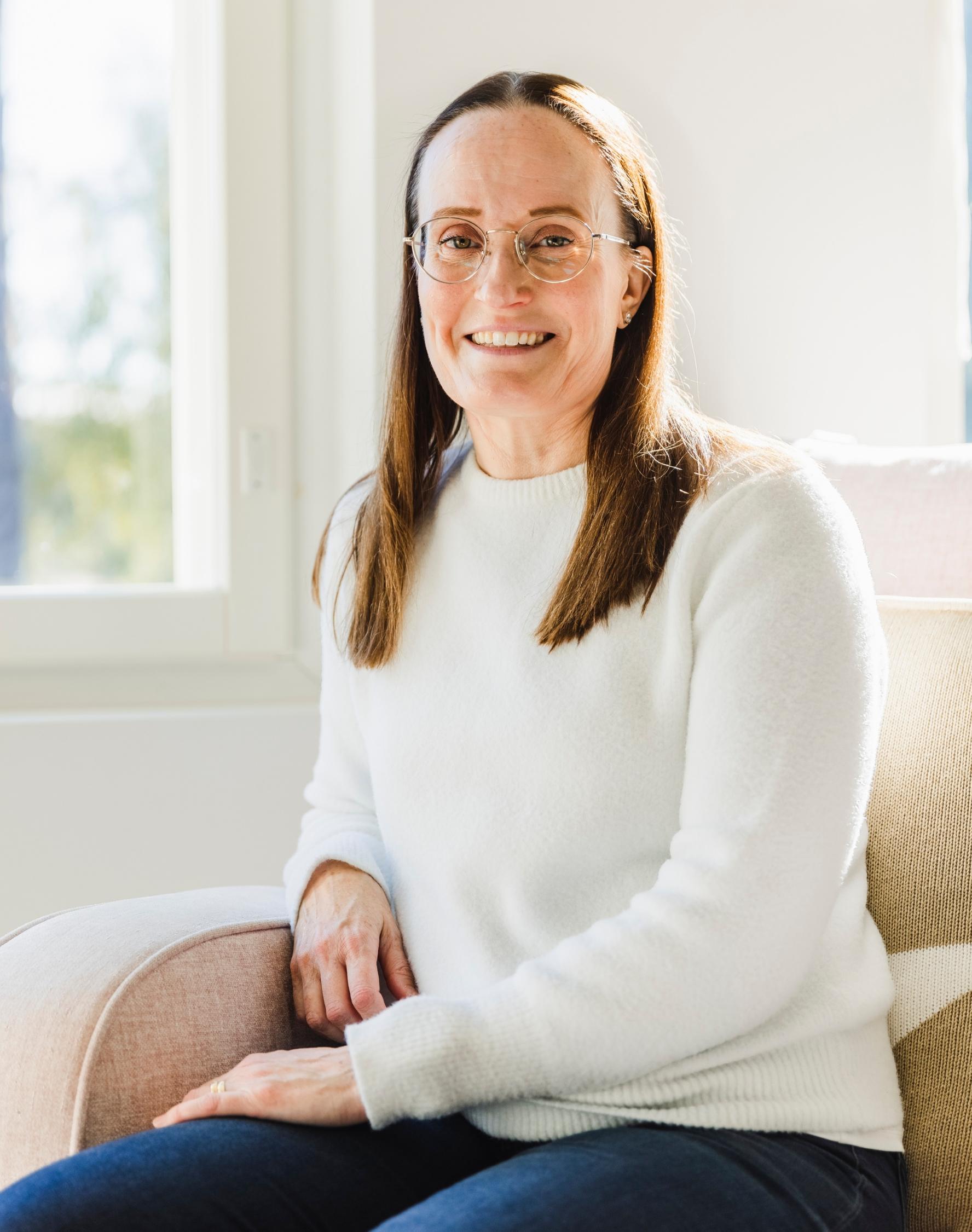 Koulutusvastaava Kariitta Korpela asuu Espoossa miehensä ja 6-, 13- ja 15-vuotiaiden lastensa kanssa.