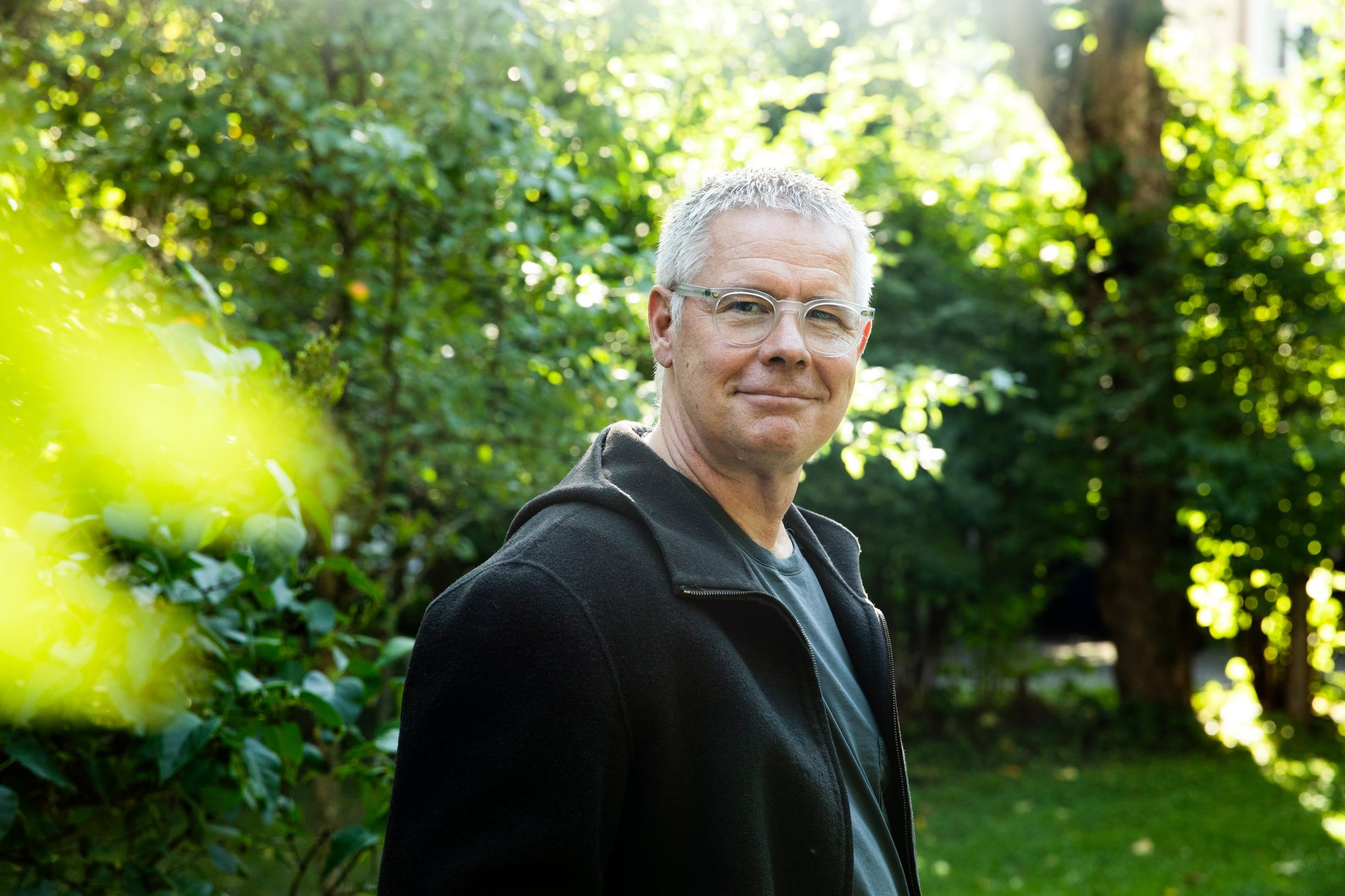 Saku Tuominen ajattelee, että jos ei luovu koskaan mistään, millekään uudelle ei ole tilaa. ”Usein se, mitä pelkäämme, on vähemmän pelottavaa sitten, kun se tapahtuu.”