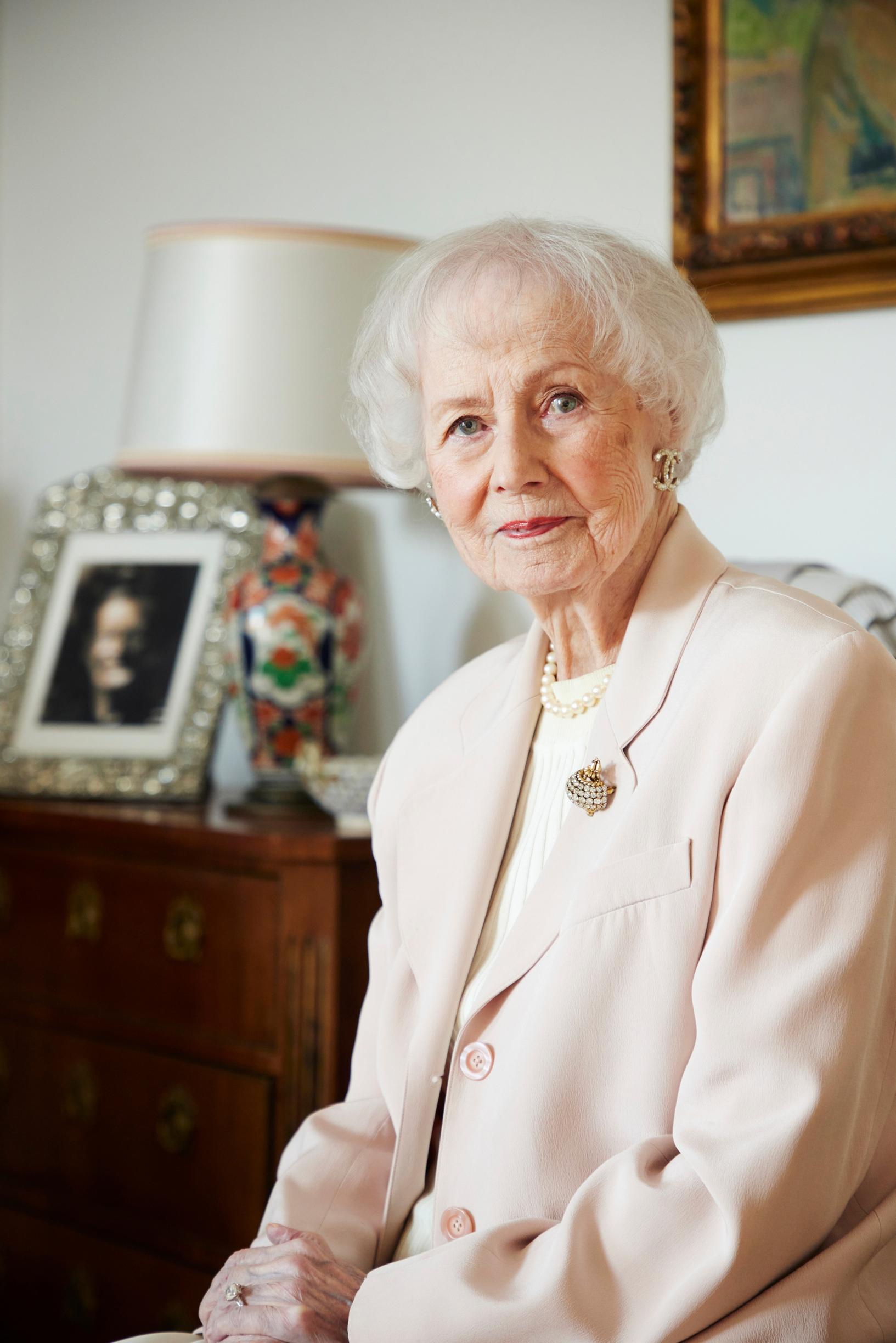 Jutta Zilliacus iloitsee siitä, että hallituksessaon viimeinkin naisenemmistö. ”Asioista on päättämässä nuoria, viisaita naisia. Pitkäaikainen toiveeni toteutui vielä eläessäni.”