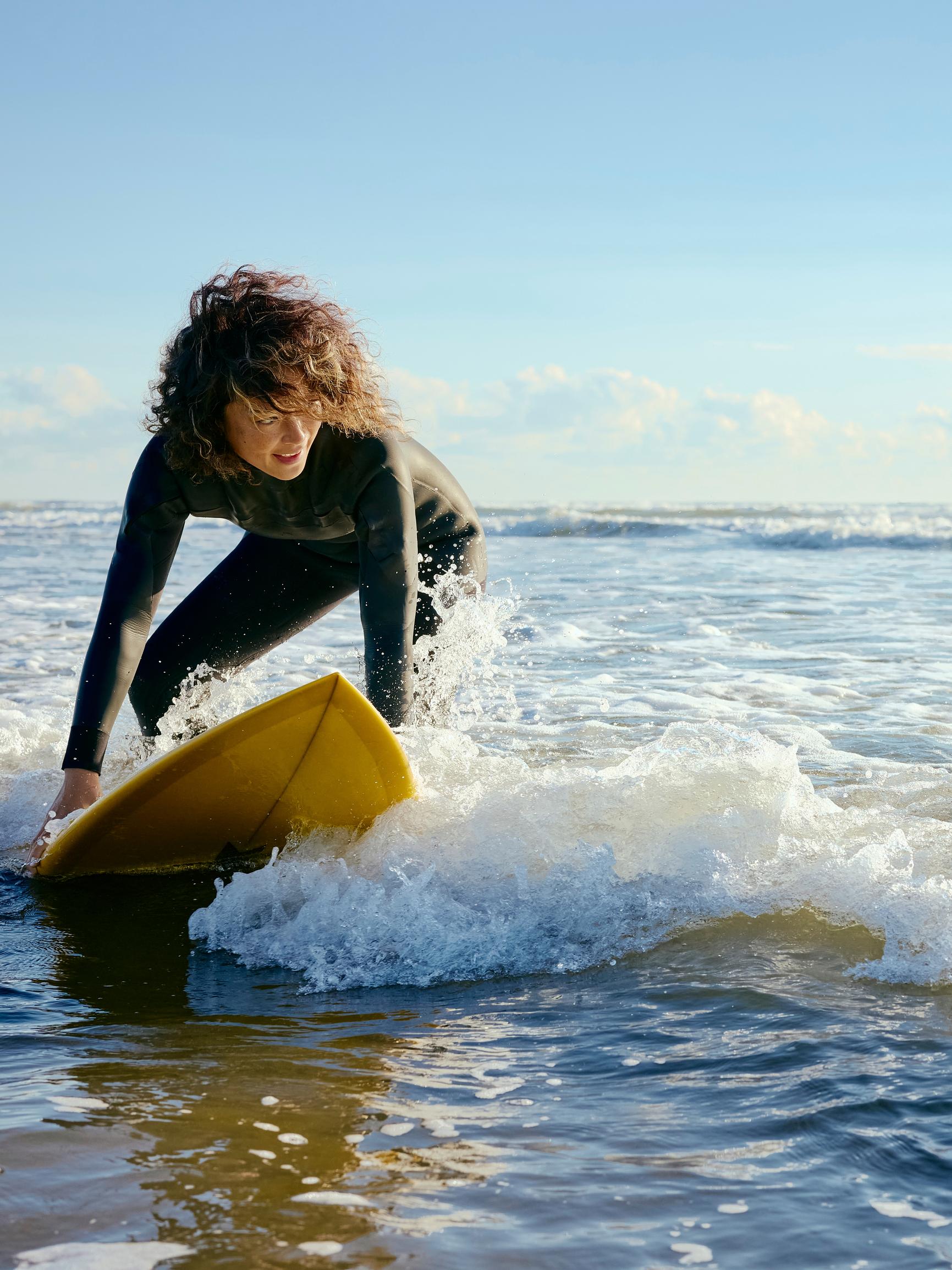 Uusi hormoniton vaihdevuosilääke hillitsee kuumia aaltoja ja unikin paranee – erikoislääkäri kertoo, mistä kotikonsteista voi myös olla apua