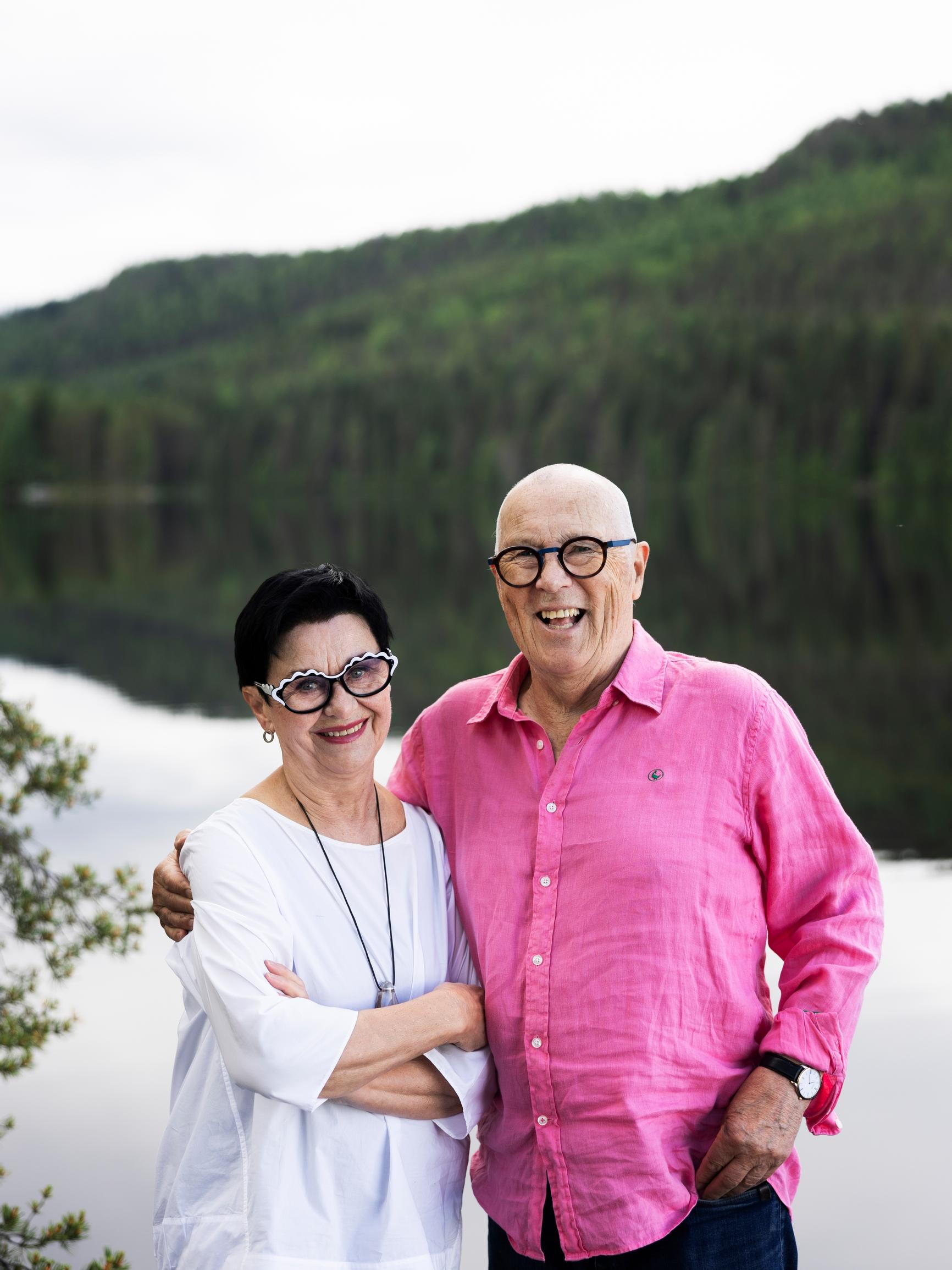 Yrjö-puoliso halusi alkeellisen mökin, taiteilija Ritva-Liisa Pohjalainen ei – nyt pari viihtyy 114-neliöisessä vapaa-ajan kodissaan ympäri vuoden