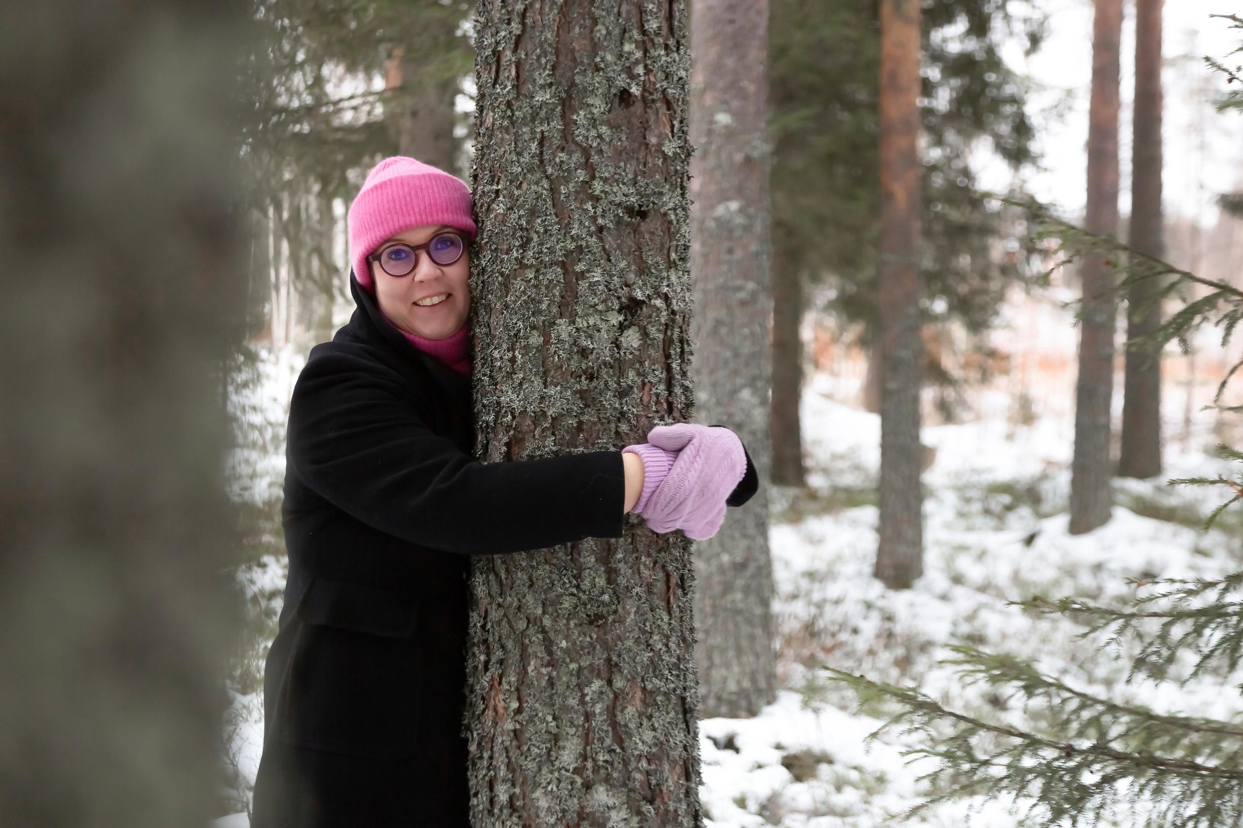 Merja Kyllösen lapsettomuudesta käytiin ilkeitä ”torikeskusteluita” – silloin hän päätti kertoa totuuden