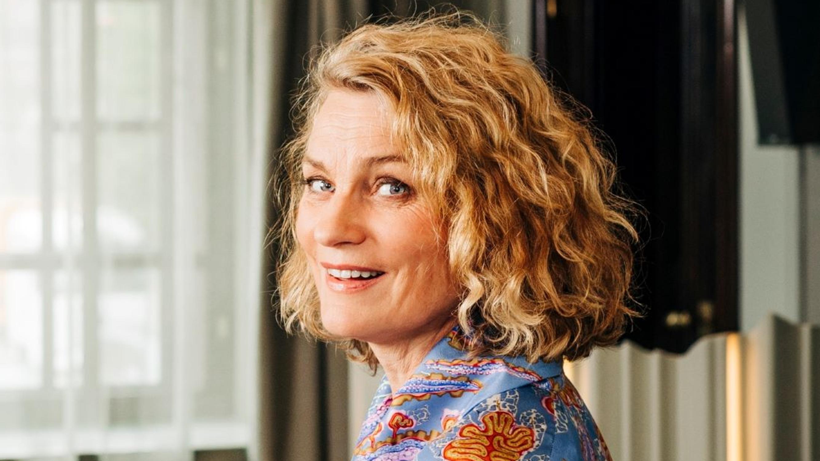 Jonna Järnefelt erosi Asko Sarkolasta 30 vuoden suhteen jälkeen ja aloitti uuden parisuhteen: ”Rakkaus tekee onnelliseksi”