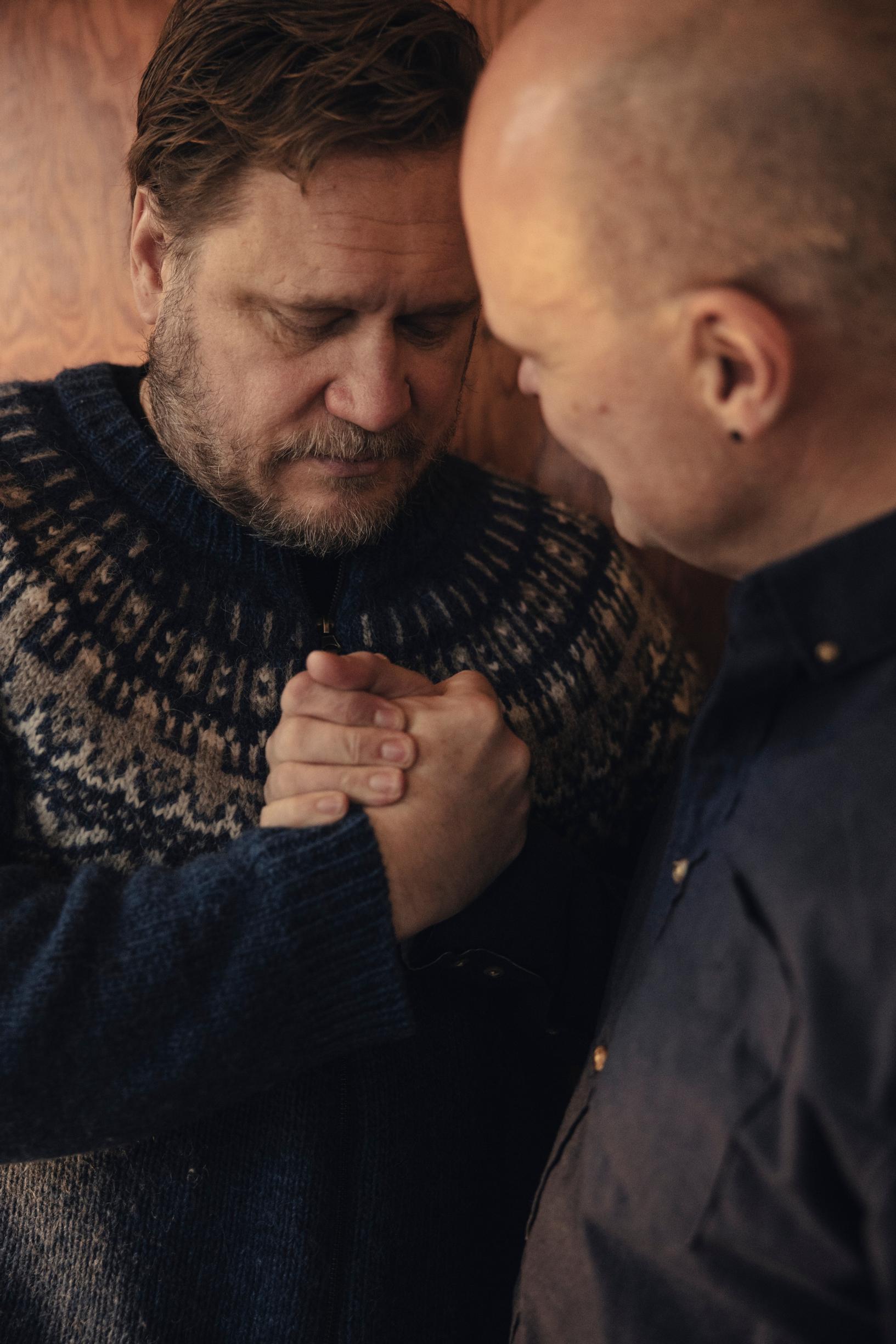 Samulin ja Kallen ystävyyssuhteessa saavat tunteet näkyä niin hyvässä kuin huonossakin.