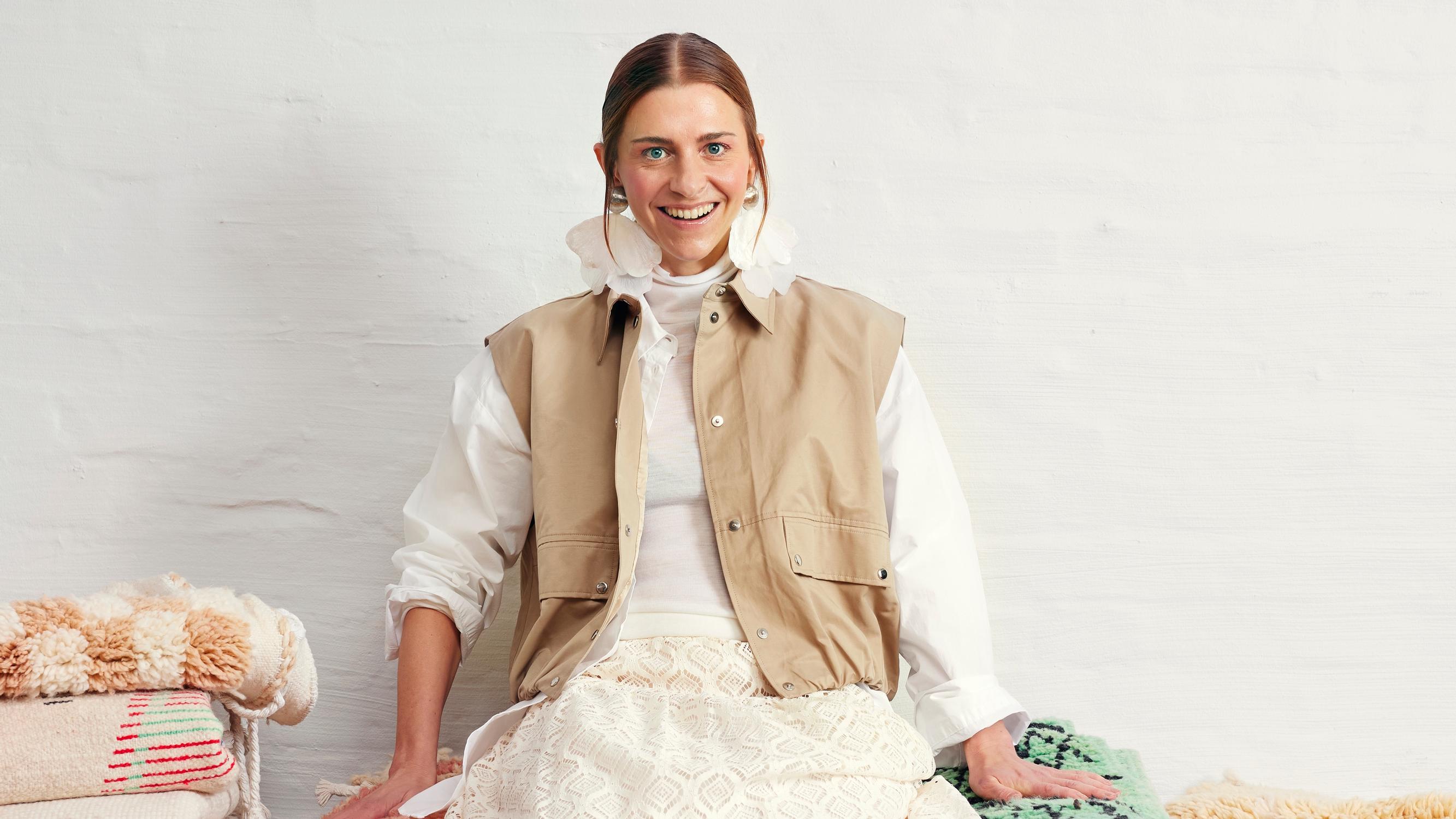 Kun unohdat vanhan pukeutumissäännön, asu kuin asu muuttuu tyylikkäämmäksi – Kreeta Salminen esittelee 6 raikasta yhdistelmää