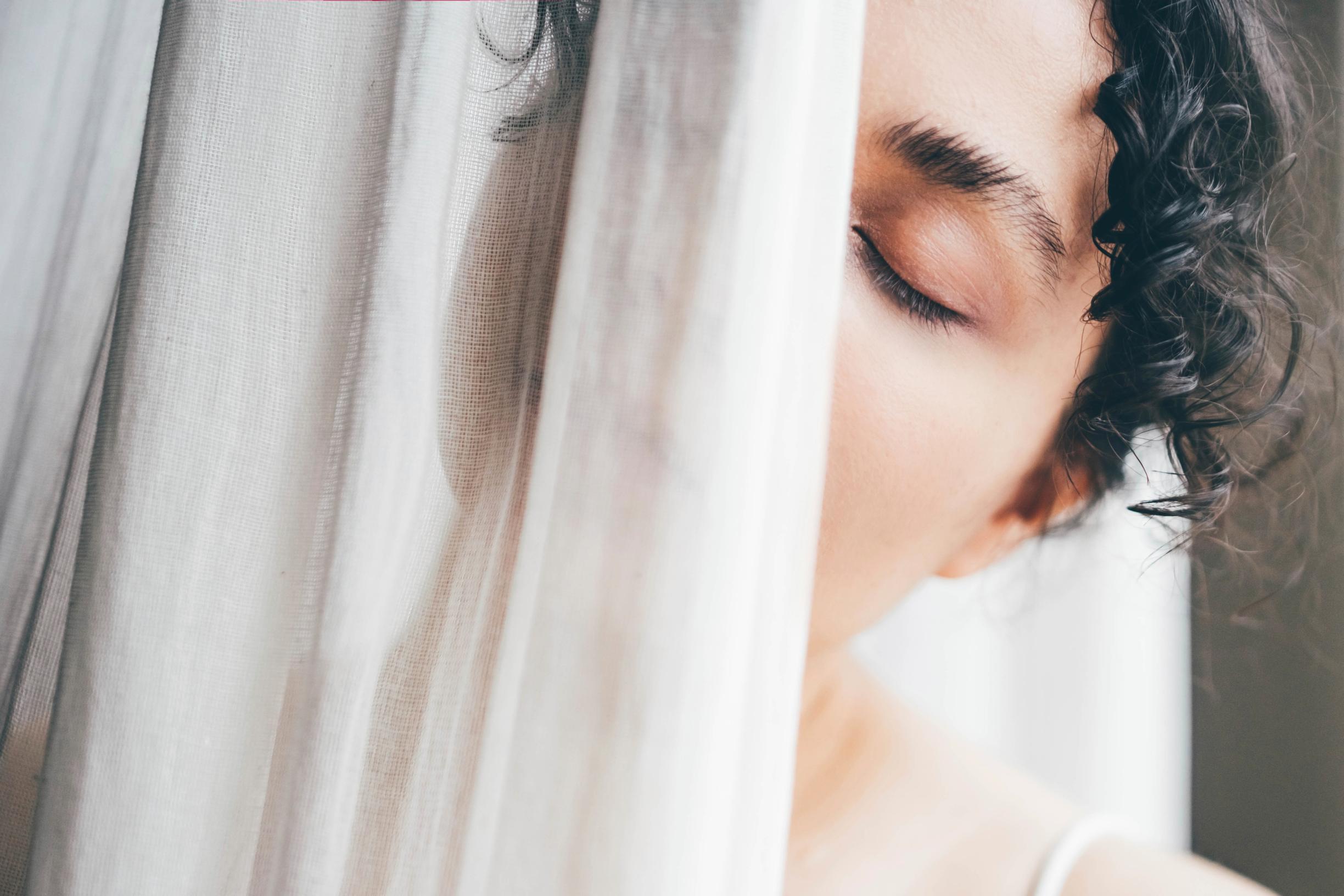 Kauneus ja Terveys testasi kulmavärit – nämä 5 parasta kesyttävät kulmakarvat nätisti paikoilleen