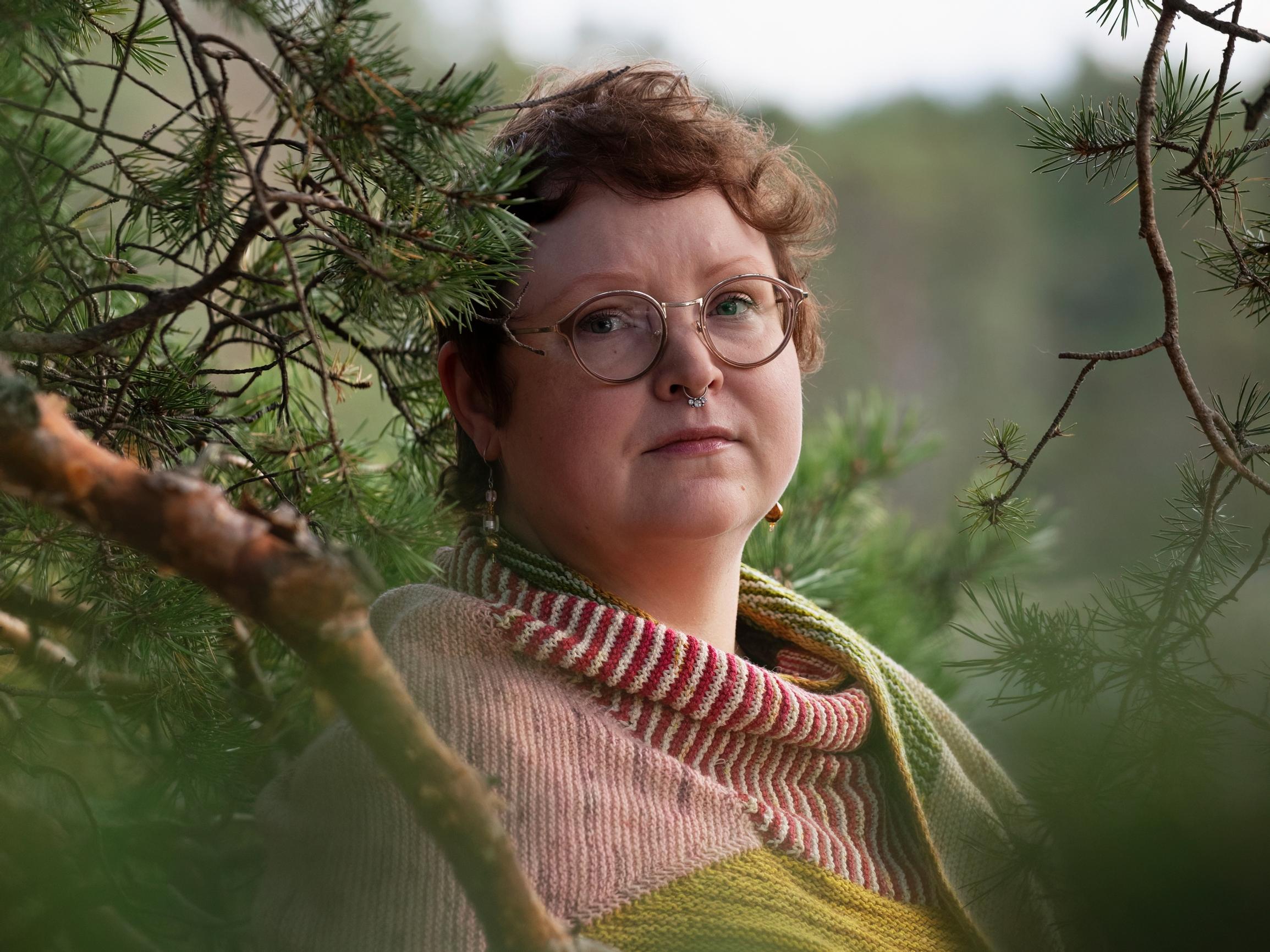 Sonja, 40, sai lapsena selkäsaunoja ja tukkapöllyjä: ”Tajusin oman lapsen saatuani, ettei sellainen todellakaan ole ok”