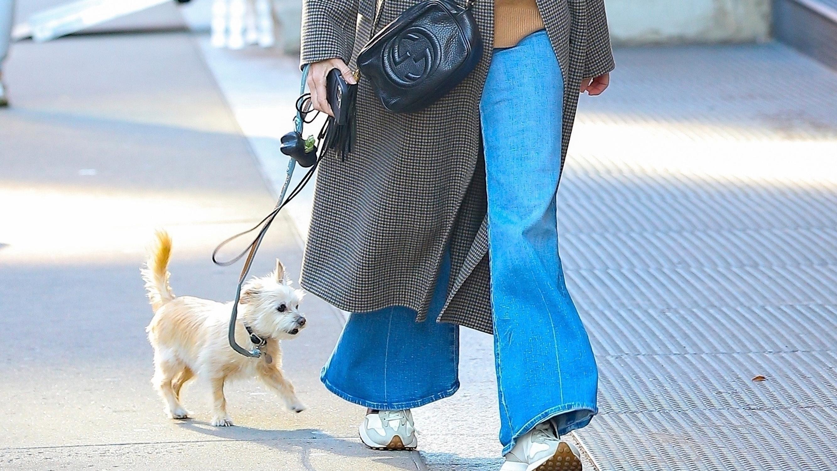 Tässä ovat kevään kiinnostavimmat farkkumallit – yksi on erityisen kätevä sadesäälläkin