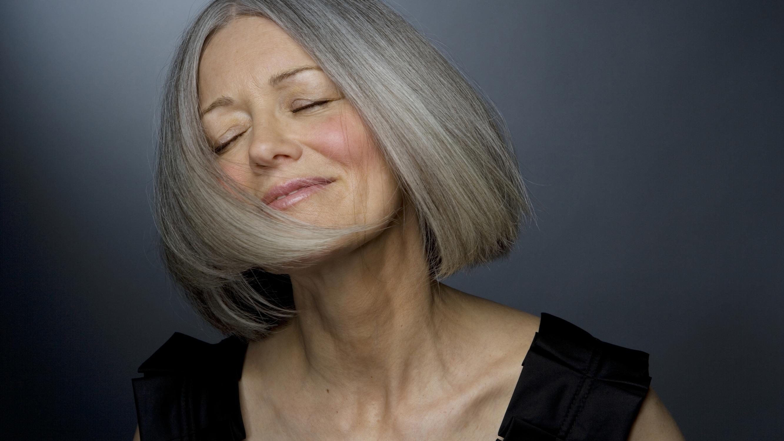 Testi paljasti 5 parasta muotovaahtoa – yhden tuotteen pito on niin hyvä, että laineet pysyvät kolme päivää 