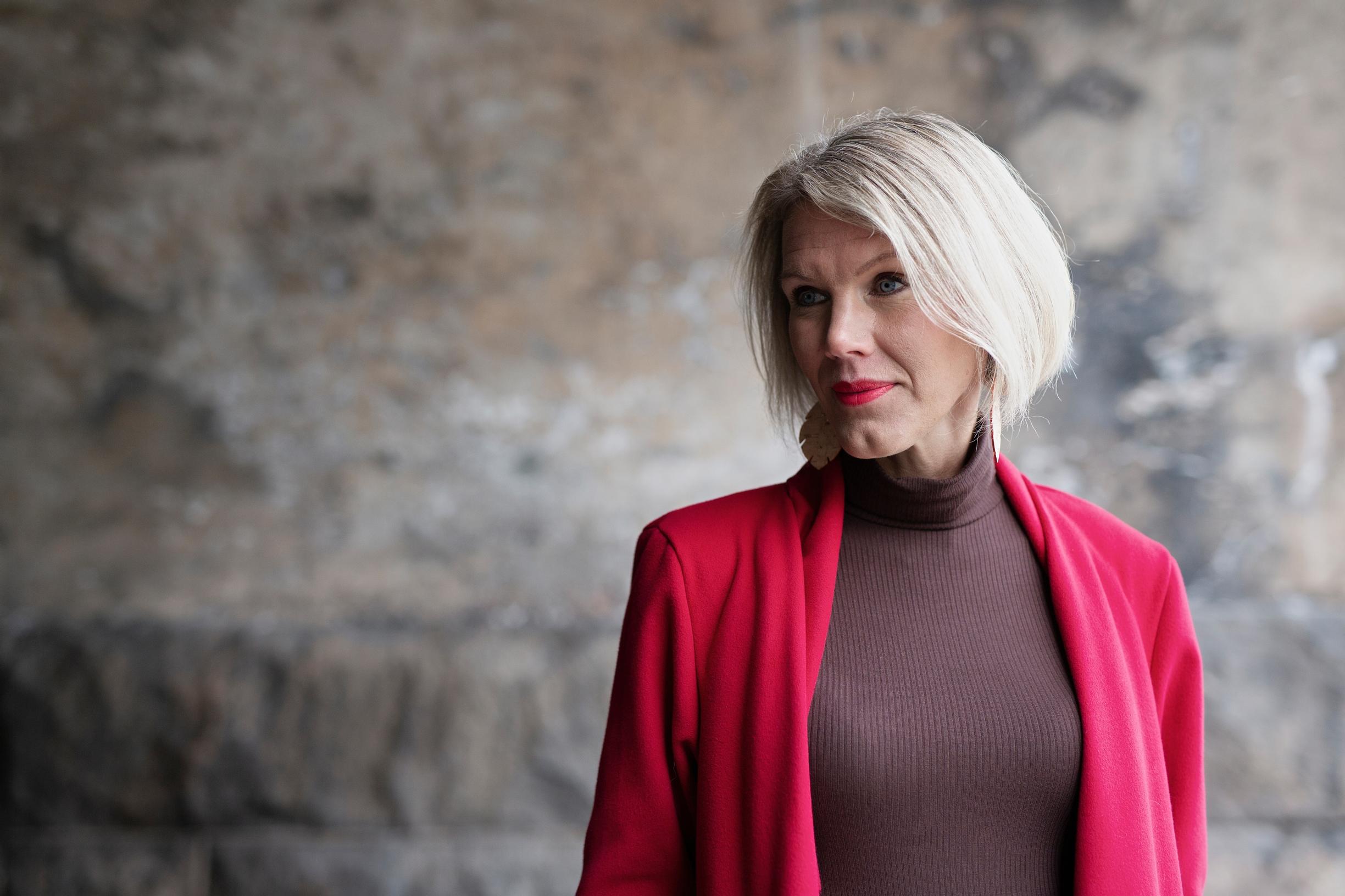 Hyväksikäyttö 14-vuotiaana vaikutti pitkään Pia Rendicin elämään. ”Vasta toisessa pitkässä terapiassa aloin uskoa, että saan nauttia seksuaalisuudesta.”