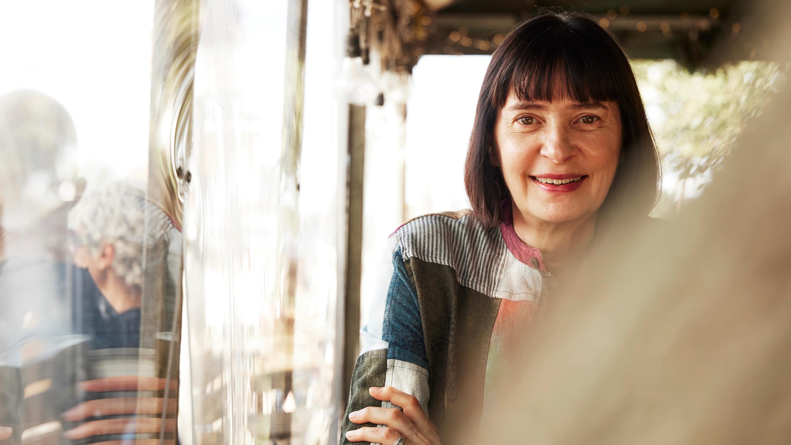 Anne Brunila oli Suomen vaikutusvaltaisimpia naisia – nyt hän on luopunut asemasta ja kodista: ”Unelmoin, että omaisuuteni mahtuisi matkalaukkuun”