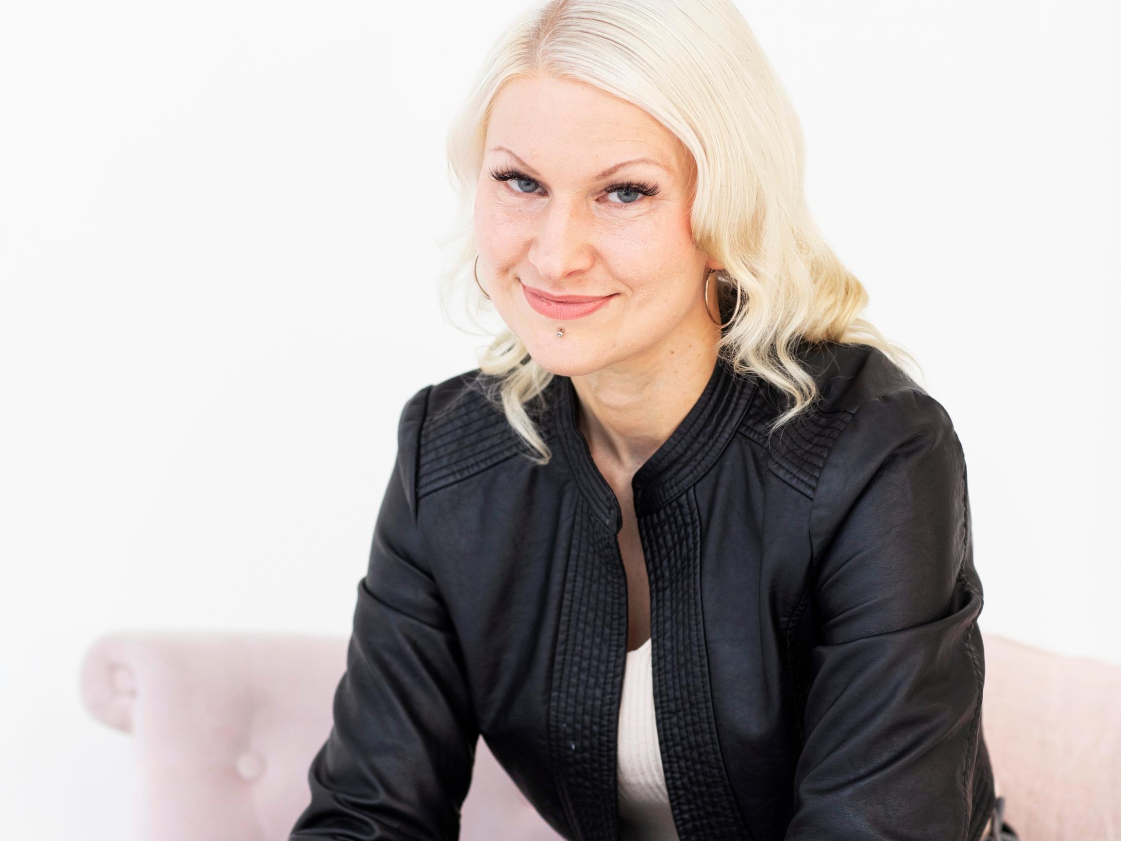 Salamarakastuminen voi olla merkki vääränlaisesta kemiasta, sanoo psykoterapeutti – ”Liian moni antaa ensireaktiolle hirveästi painoarvoa”