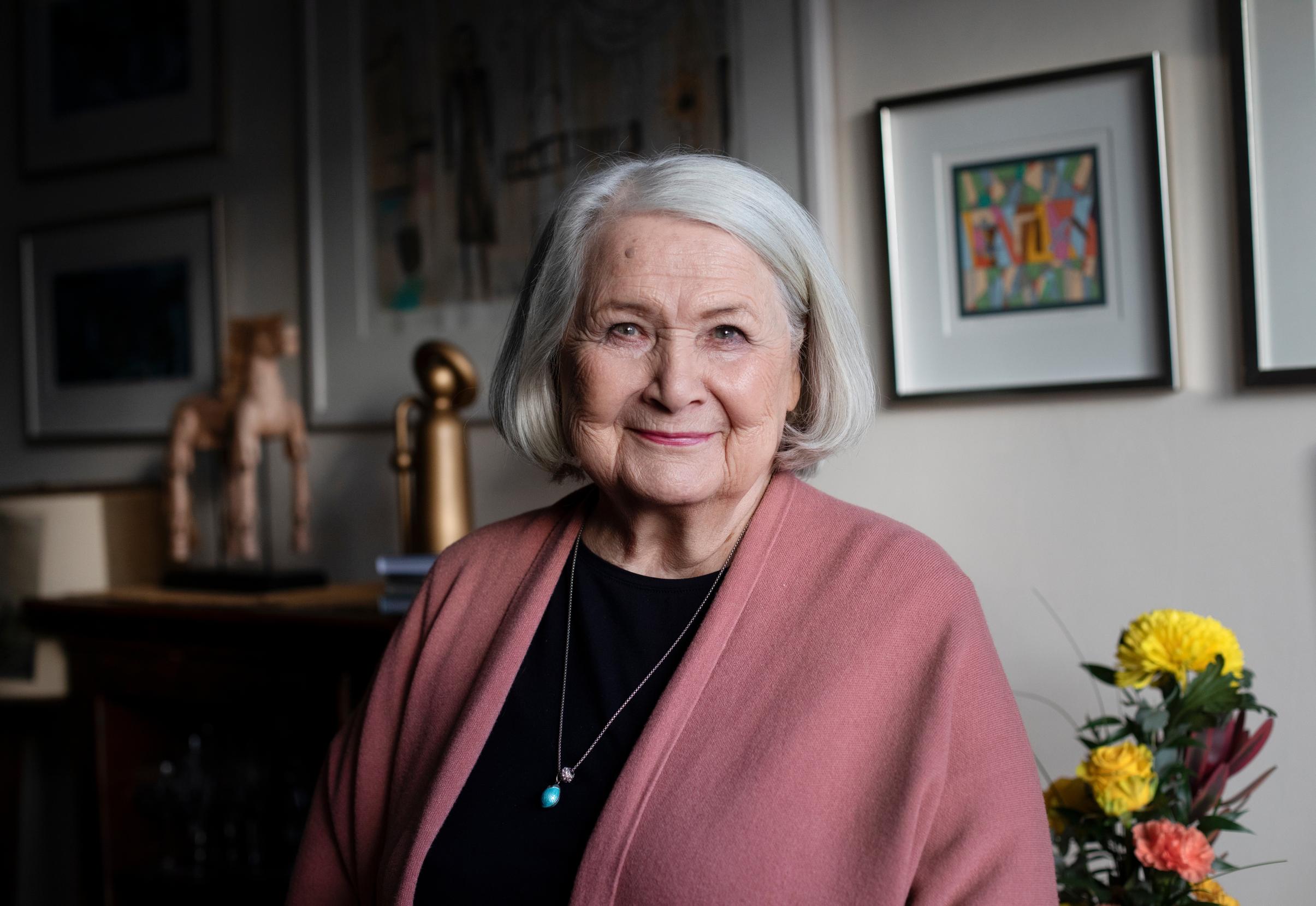 Anja Pohjola suree yhä 35 vuotta sitten menehtynyttä Pärreä  ja juttelee tämän kanssa päivittäin: ”Mieheni opetti rakastamista, huumorintajua, anteeksi antamista ja pyytämistä”