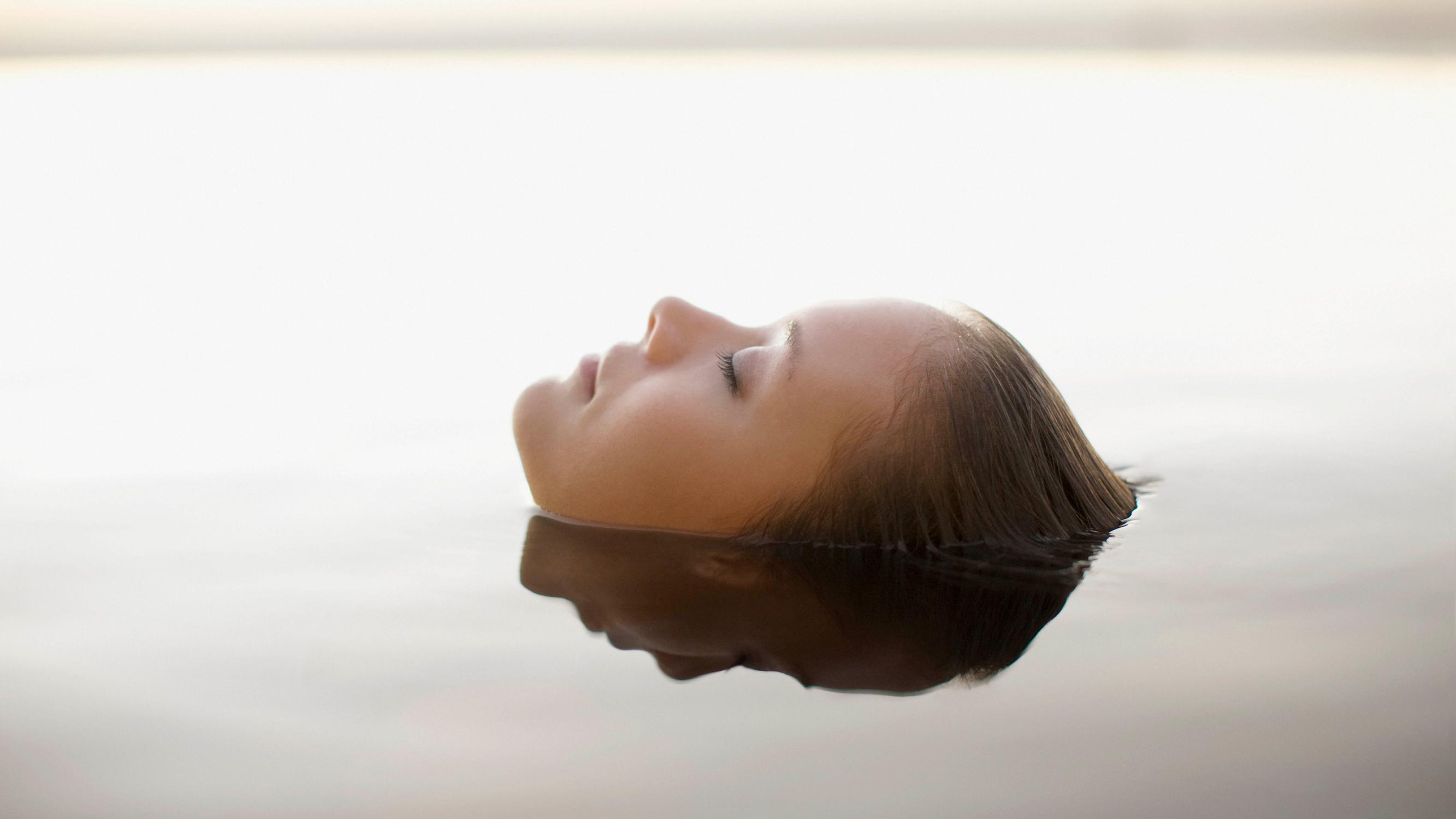 Tämä tavallinen keino ei poista ahdistusta – psykologi neuvoo vanhan viisauden, joka auttaa