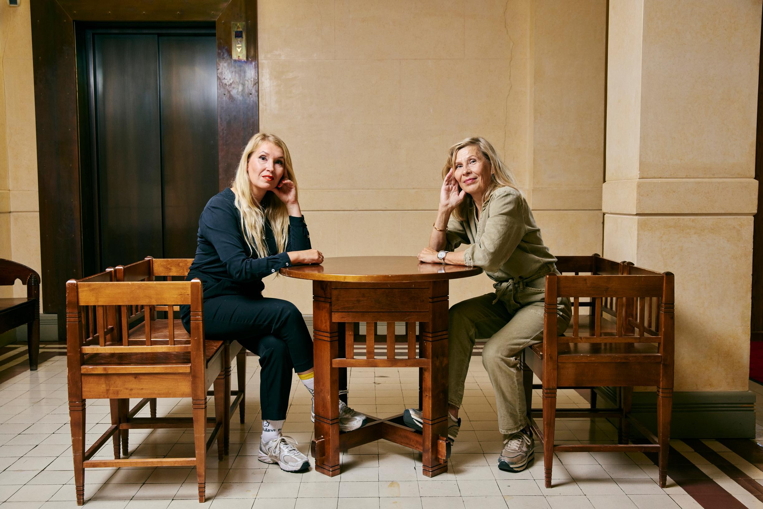 Laura Ruohonen oli vaativa äiti. Aikuisena Linda Wallgren on kasvanut arvostamaan lapsuutensa oppeja.