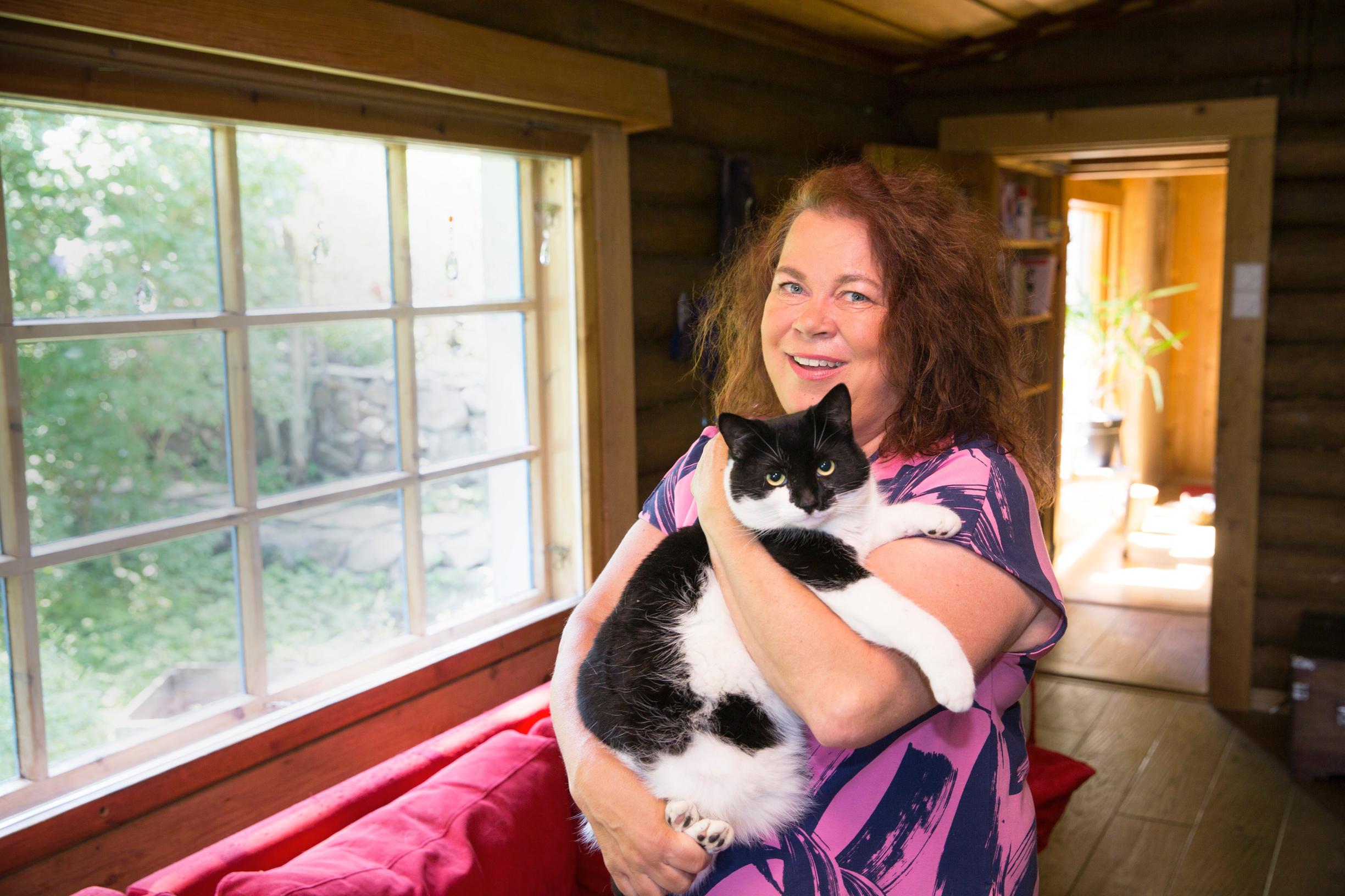 Leena Lehtolainen: "Kissat ovat tuoneet kauneutta"
