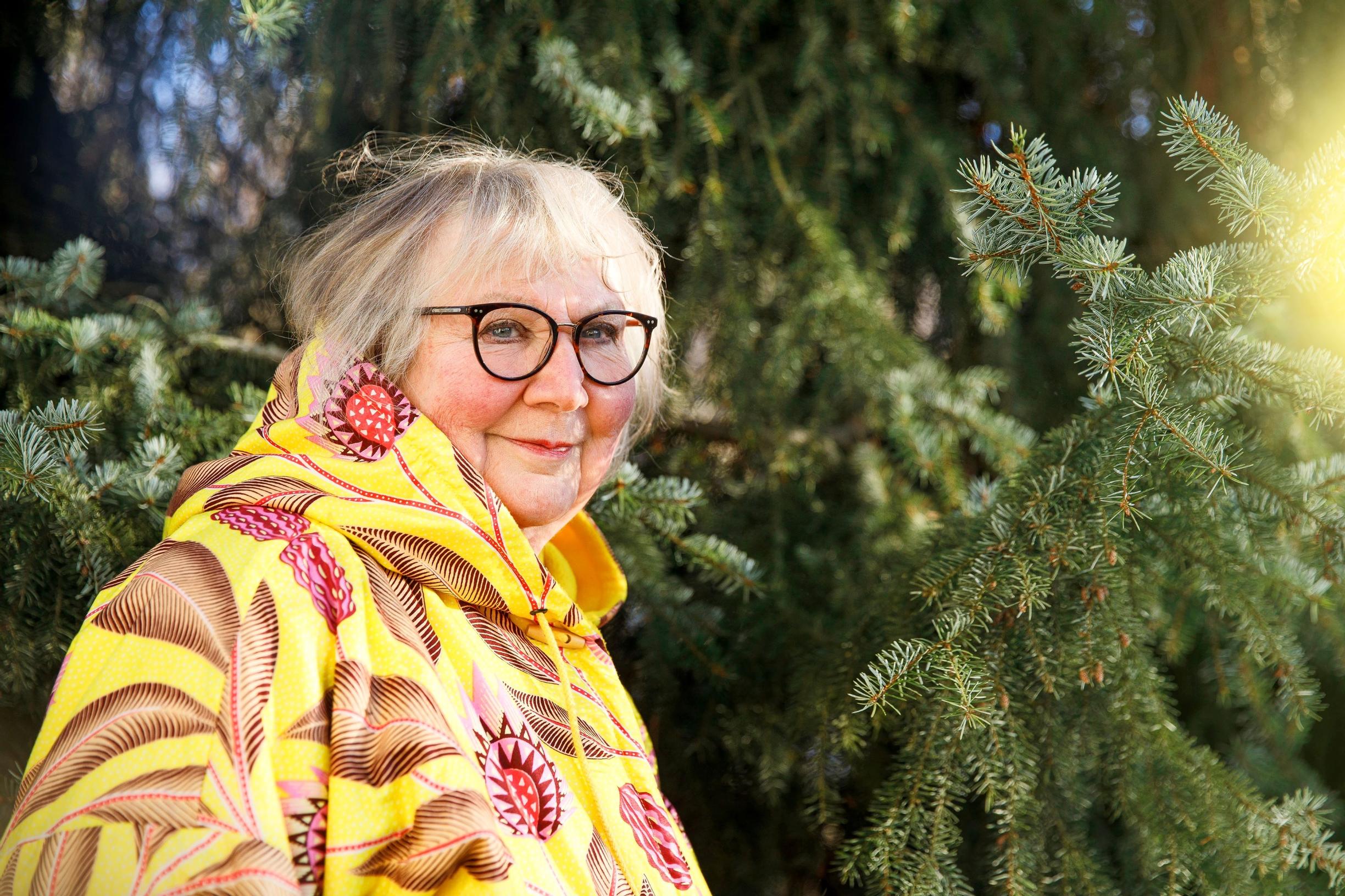 Äidin muistisairaus osoitti kirjailija Anneli Kannolle, miten haastavia viimeiset elinvuodet voivat olla