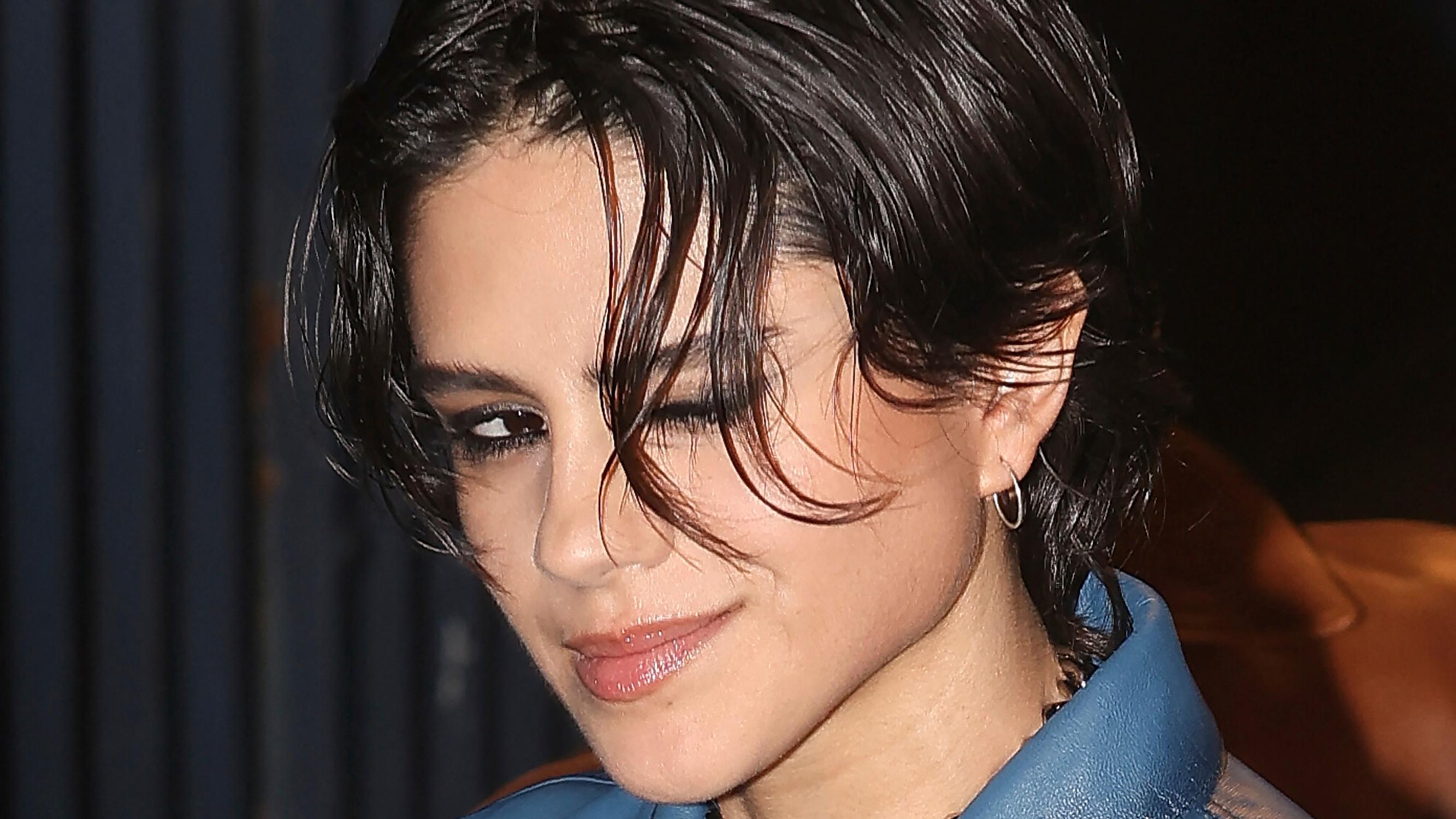 Persikka, lämmin ruskea ja haalistuneisuus – tässä ovat hiusväritrendit 2024