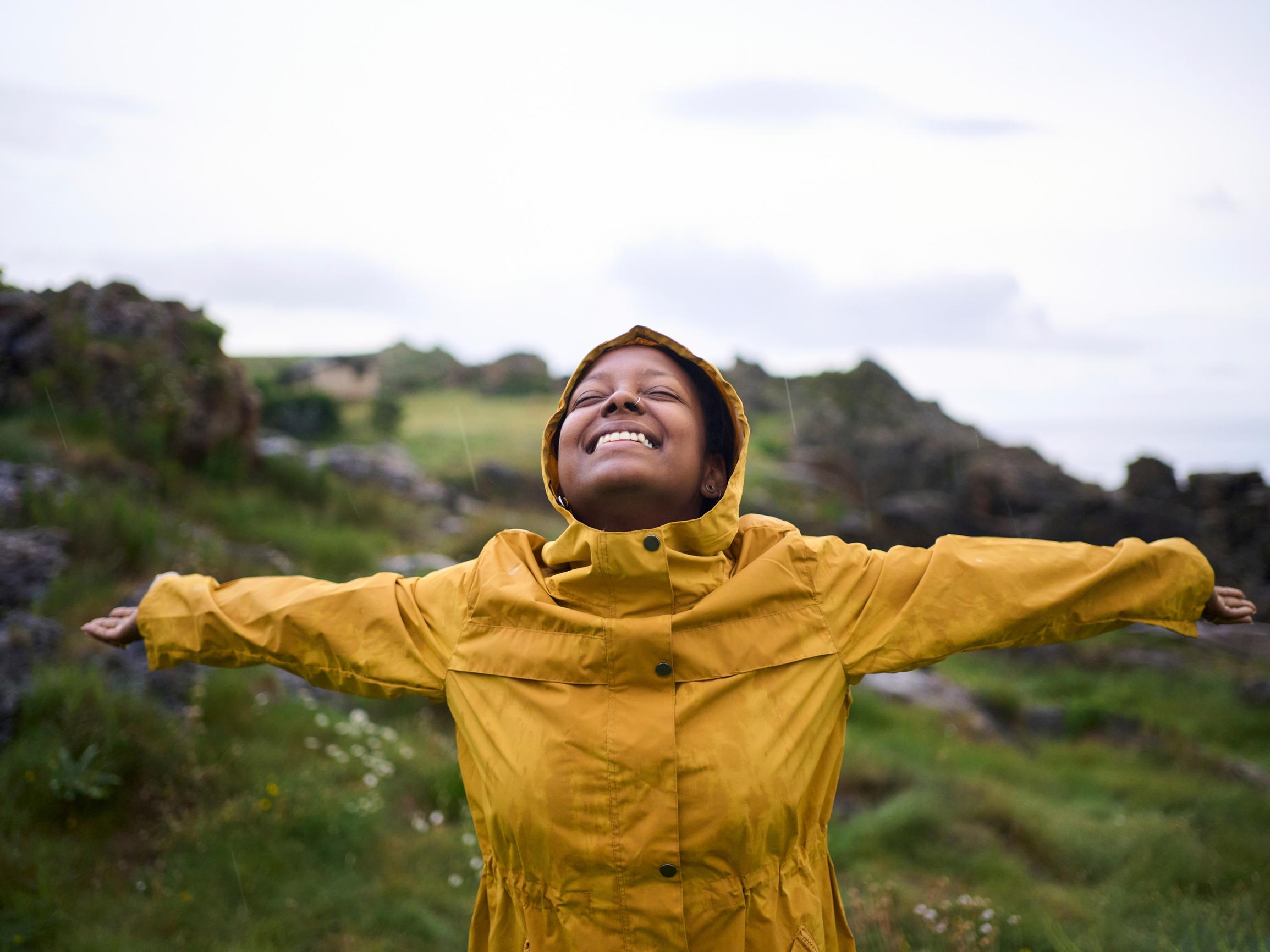 Miksi työkaverini on niin energinen ja minä nuupahtanut? Psykologi kertoo, mikä pieni asia kannattaa tehdä töissä toisin