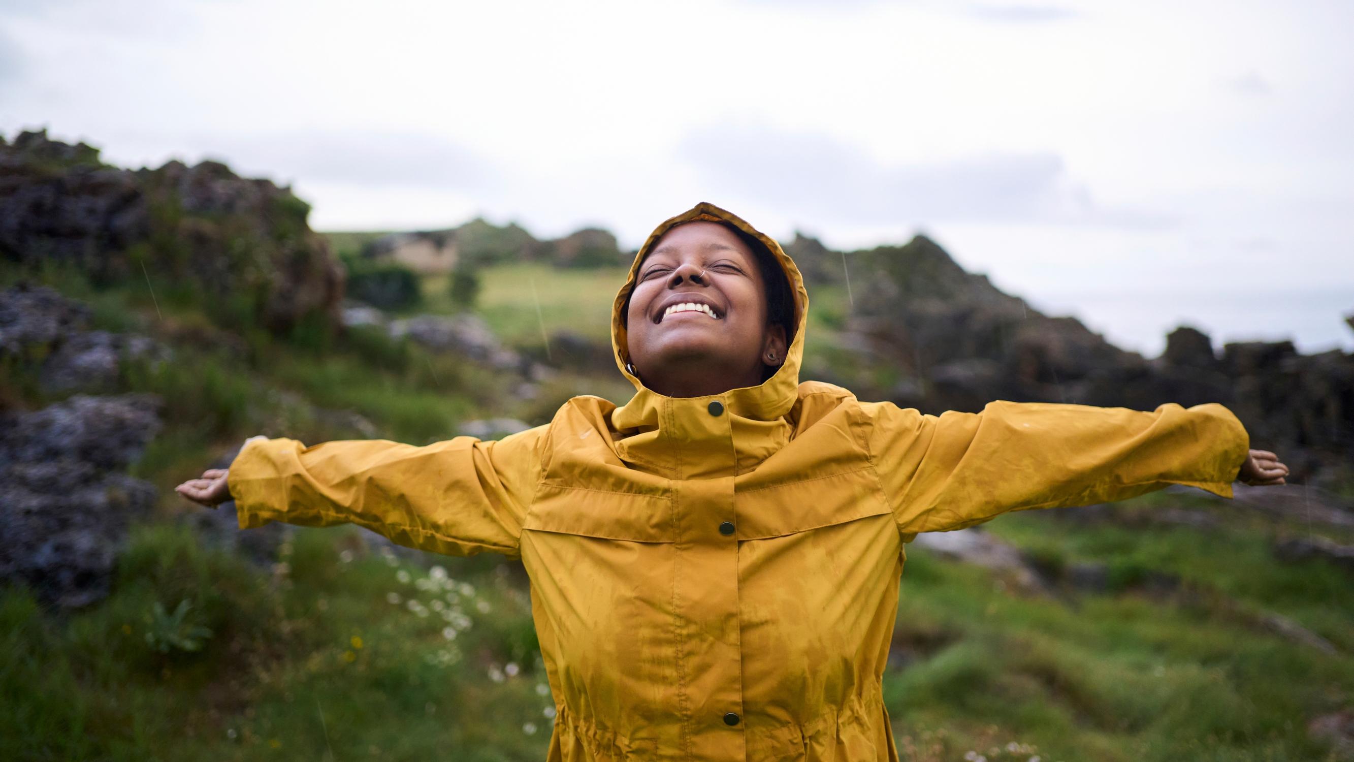 Miksi työkaverini on niin energinen ja minä nuupahtanut? Psykologi kertoo, mikä pieni asia kannattaa tehdä töissä toisin
